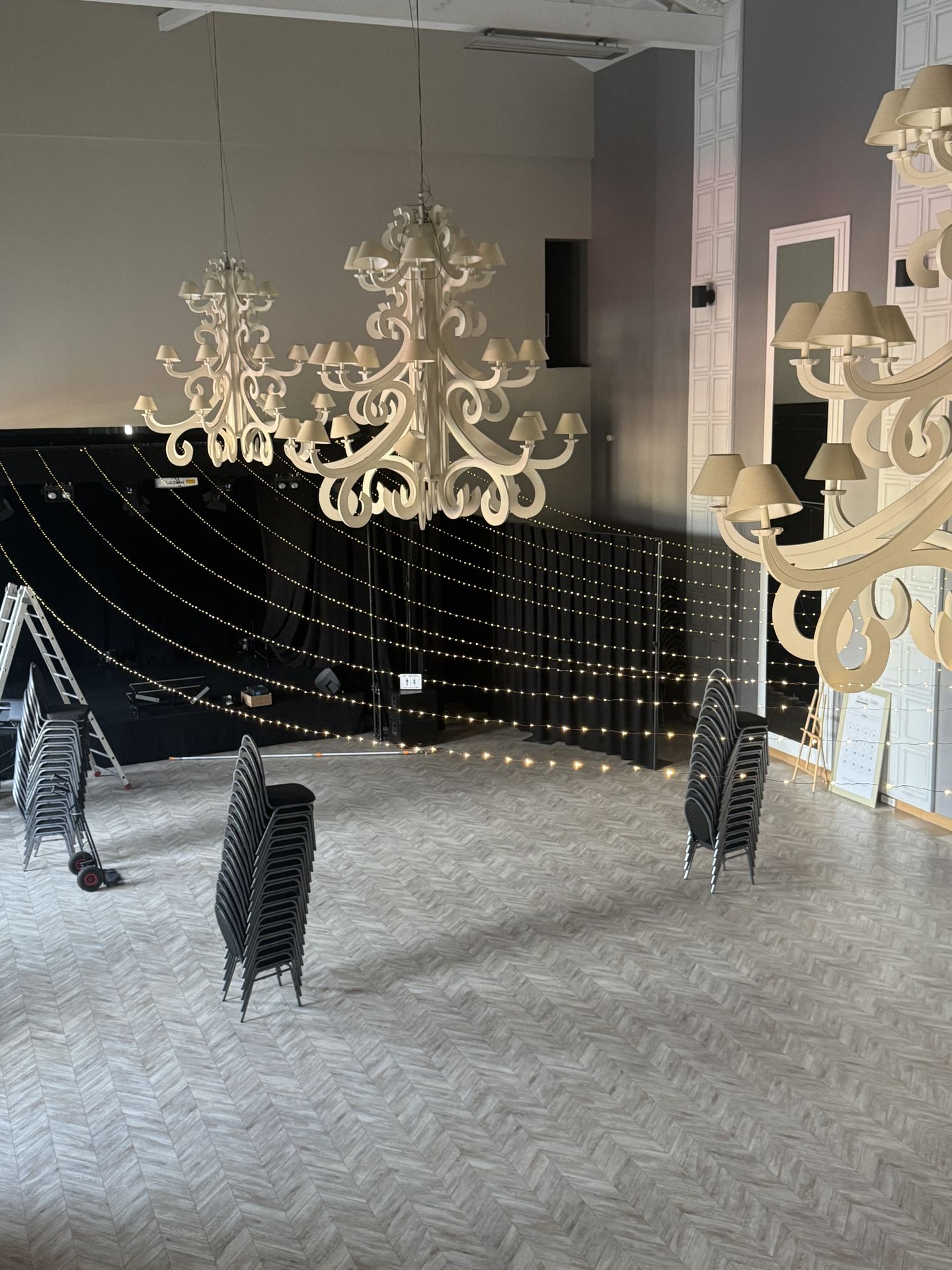 Mariage Le Balcon plafond ciel étoilé lumineux