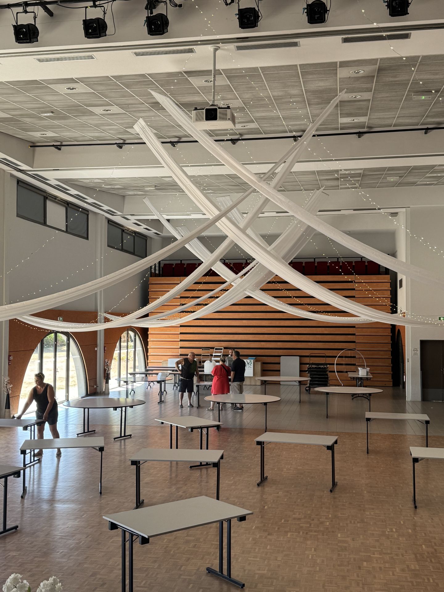 Salle Espace Bellevue Gétigné Mariage décoration plafon tenture led voillage