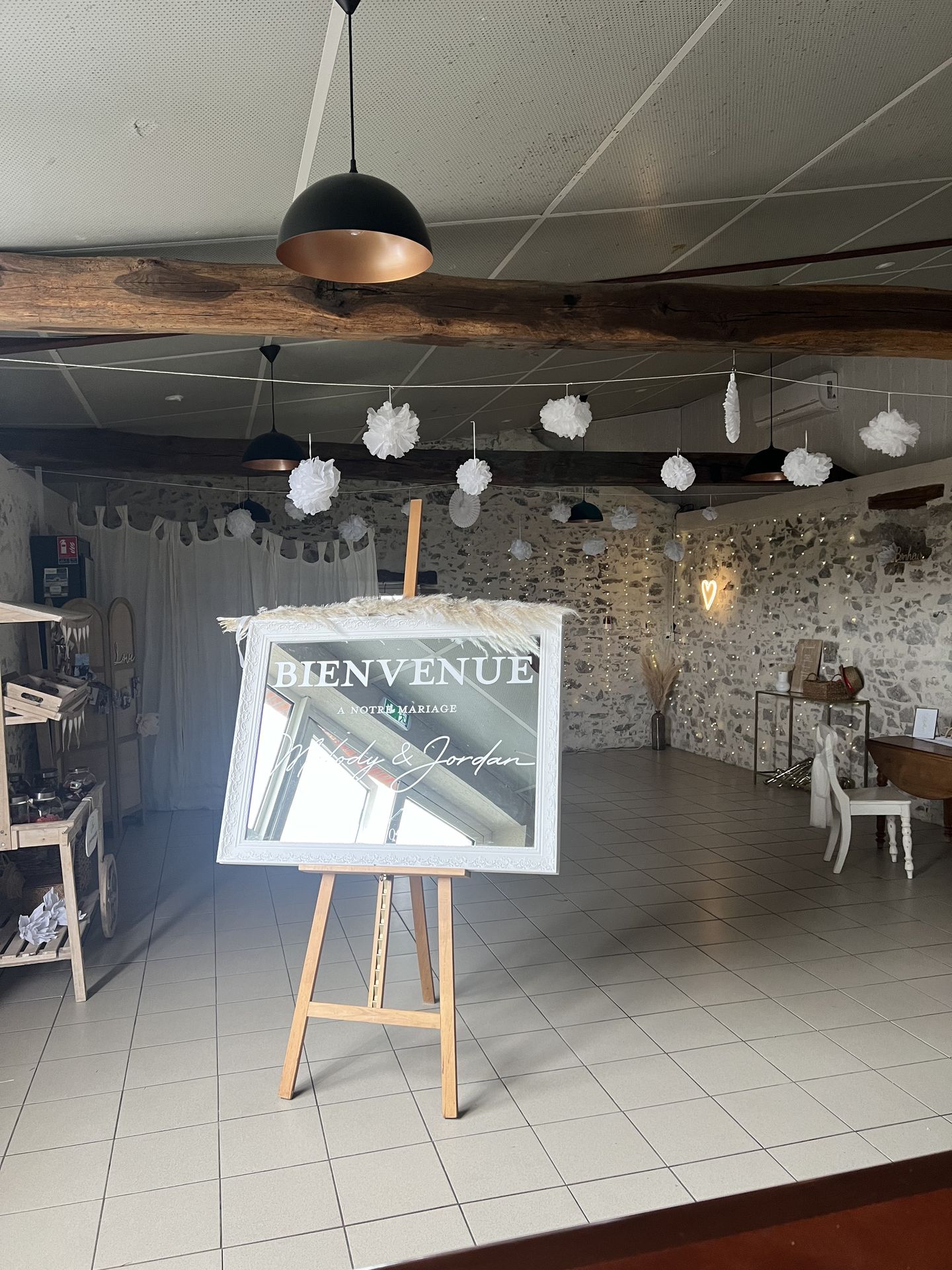 Mariage La Séguinière Salle Le Bois Joli doré et blanc élégant chic tenture led