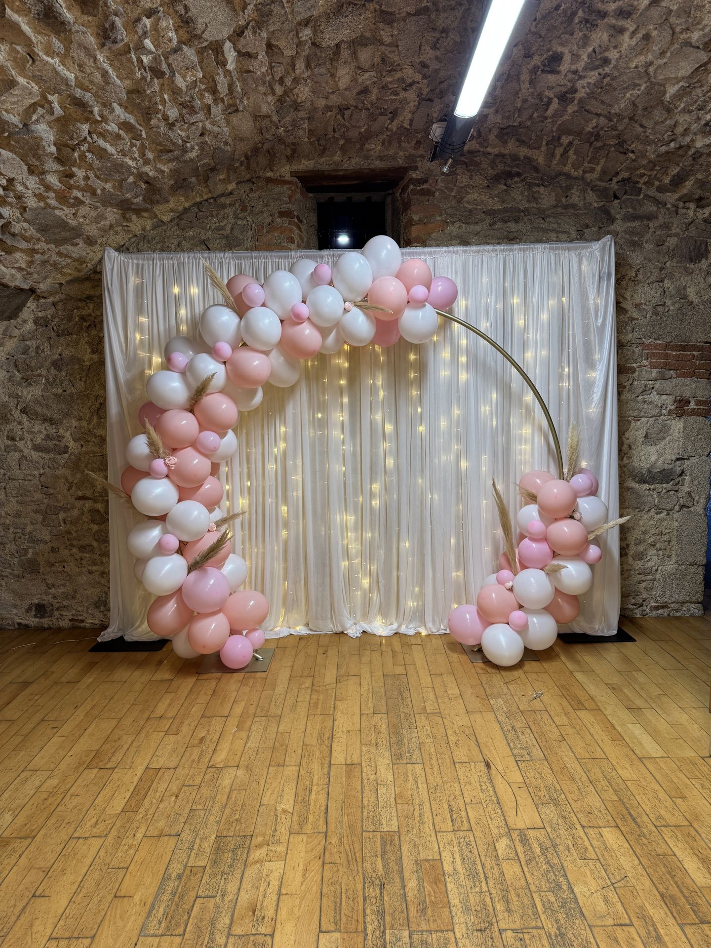 Mortagne sur Sèvre - Salle de la Cave ballon rose et blanc anniversaire baptême princesse