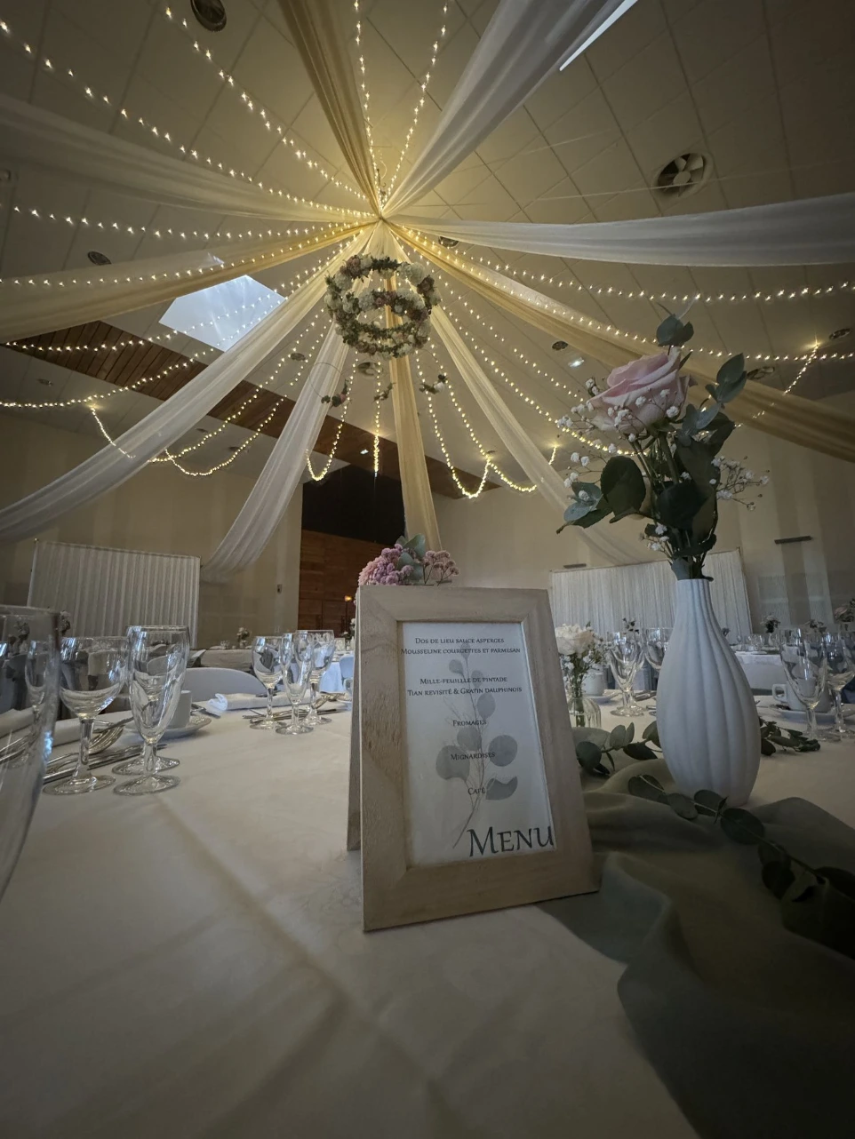 Decoration mariage plafond le puy st bonnet