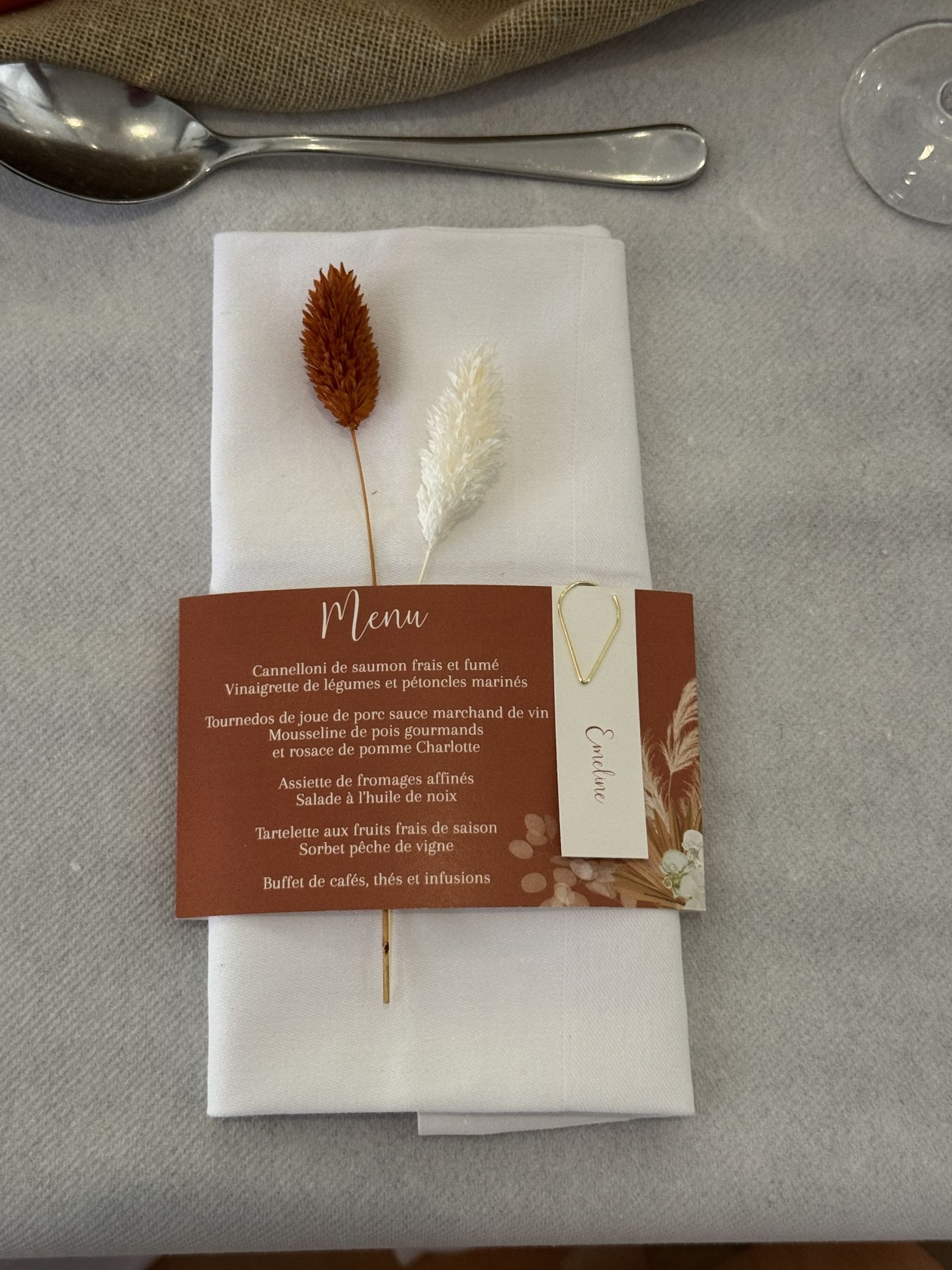 menu de table personnalisé terracotta et marque place chaton