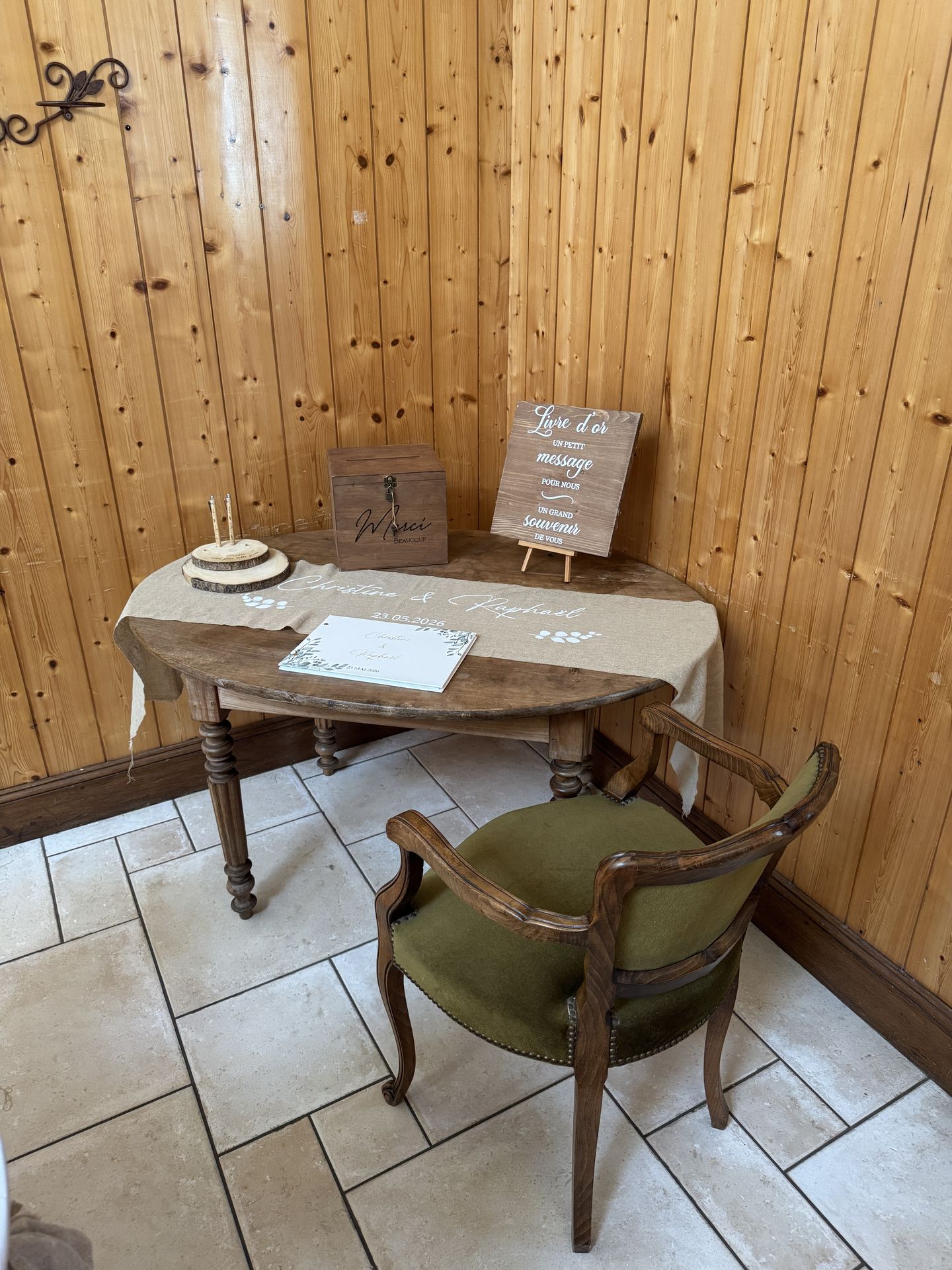 table cagnotte vert et bois livre d'or