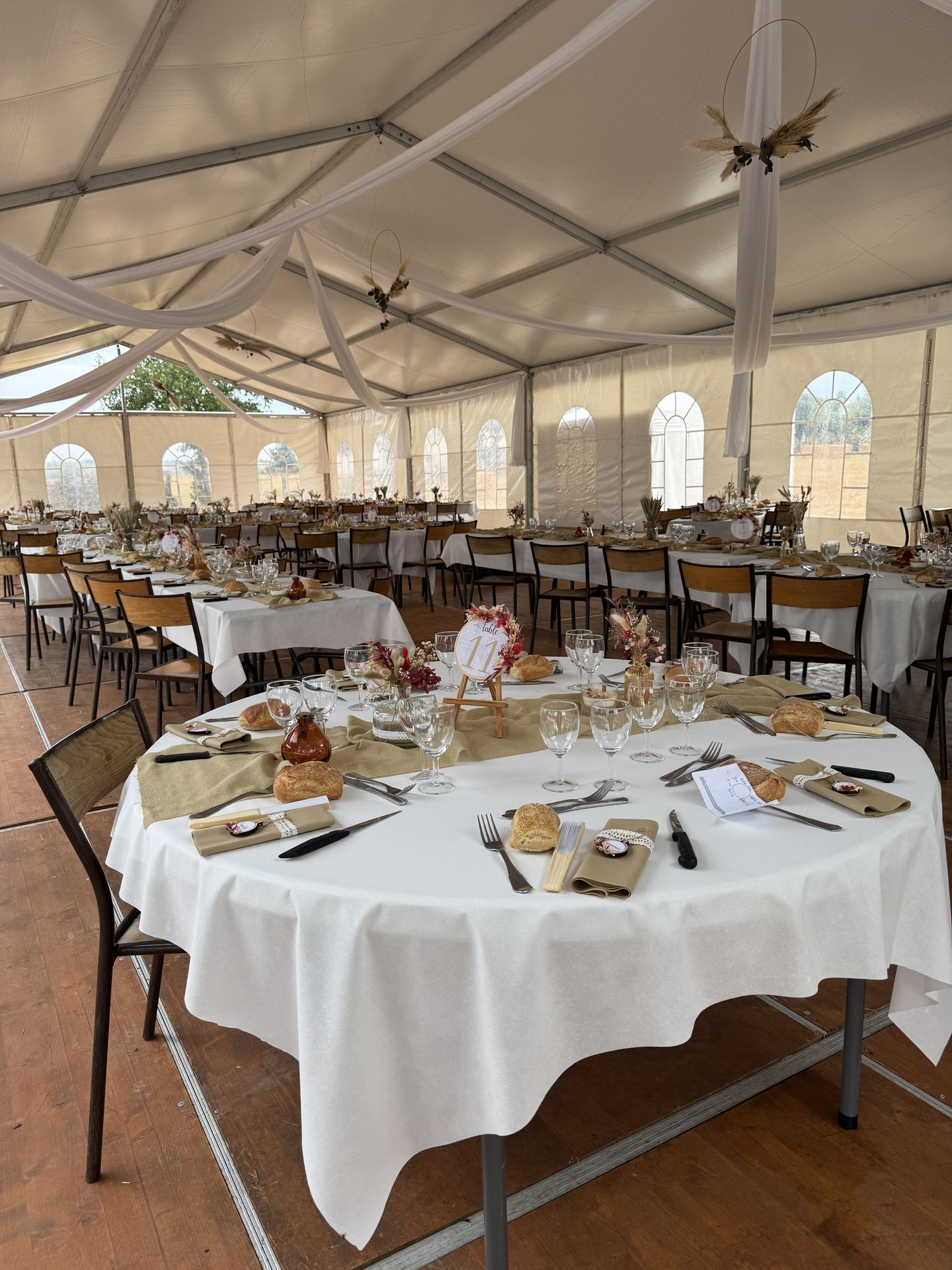 décor de table champêtre fleurs sèches pampas