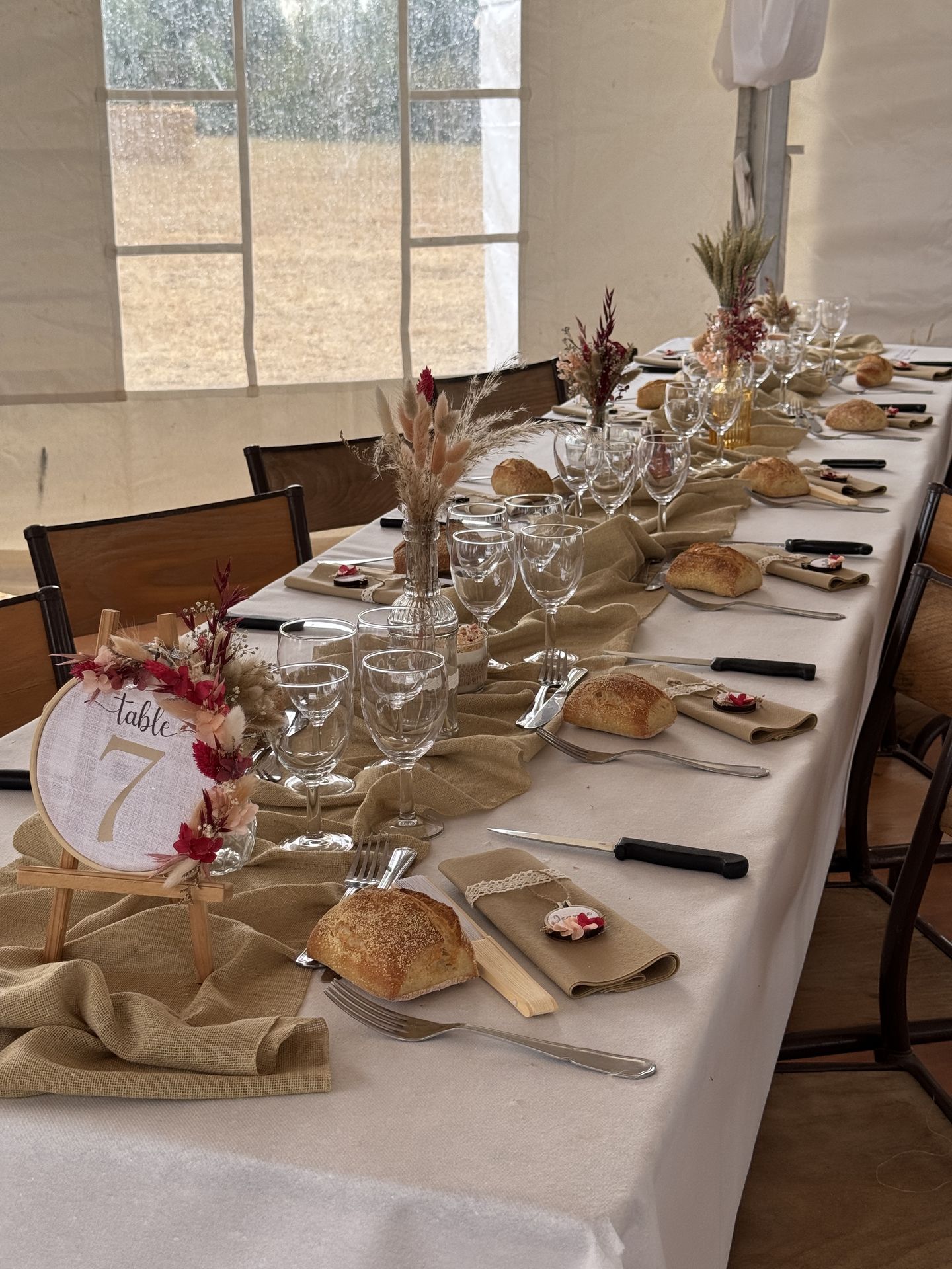 décor de table champêtre fleurs sèches pampas