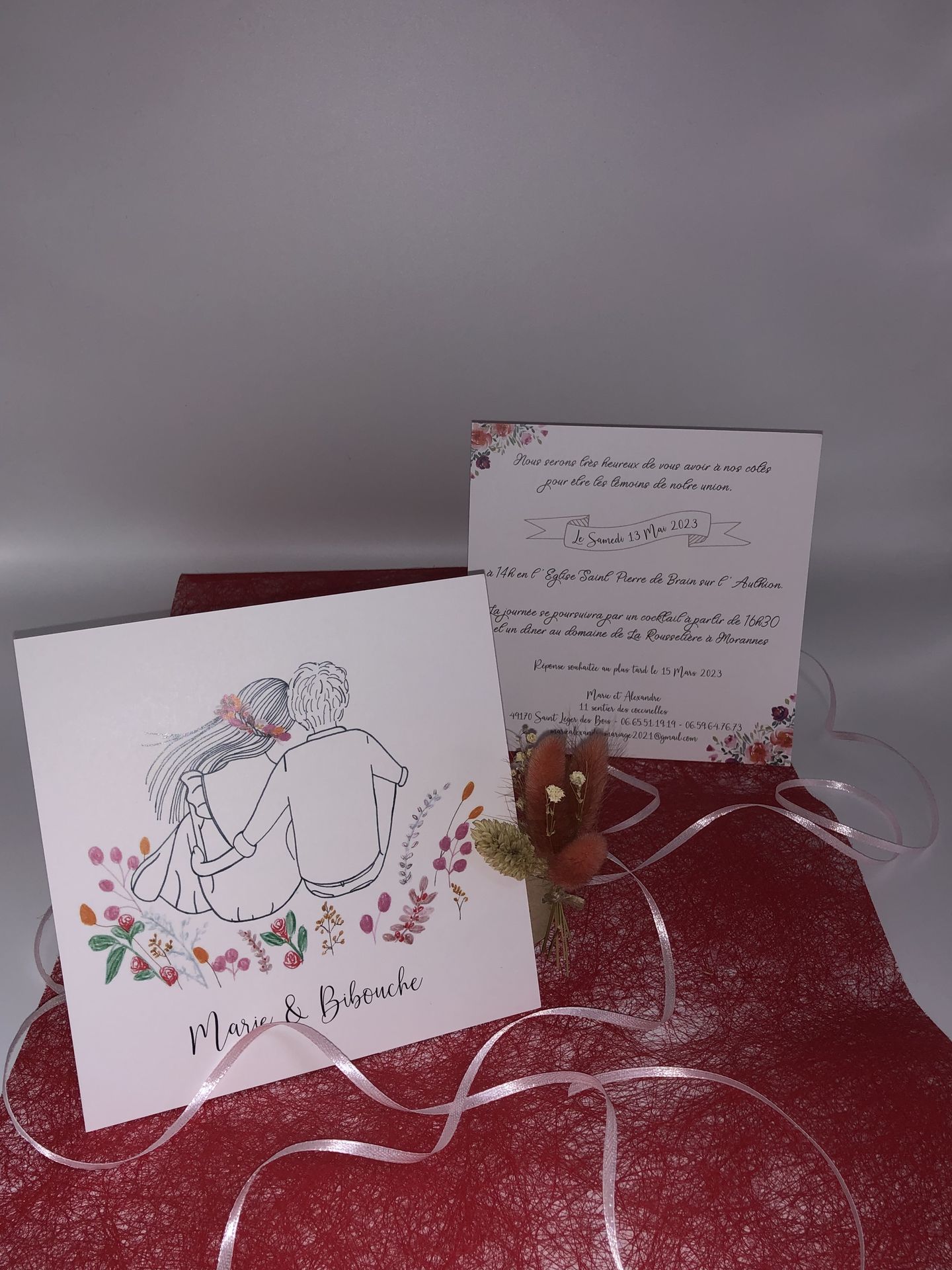 Faire part mariage dessins mariés silhouette mariés fleurs feuillage