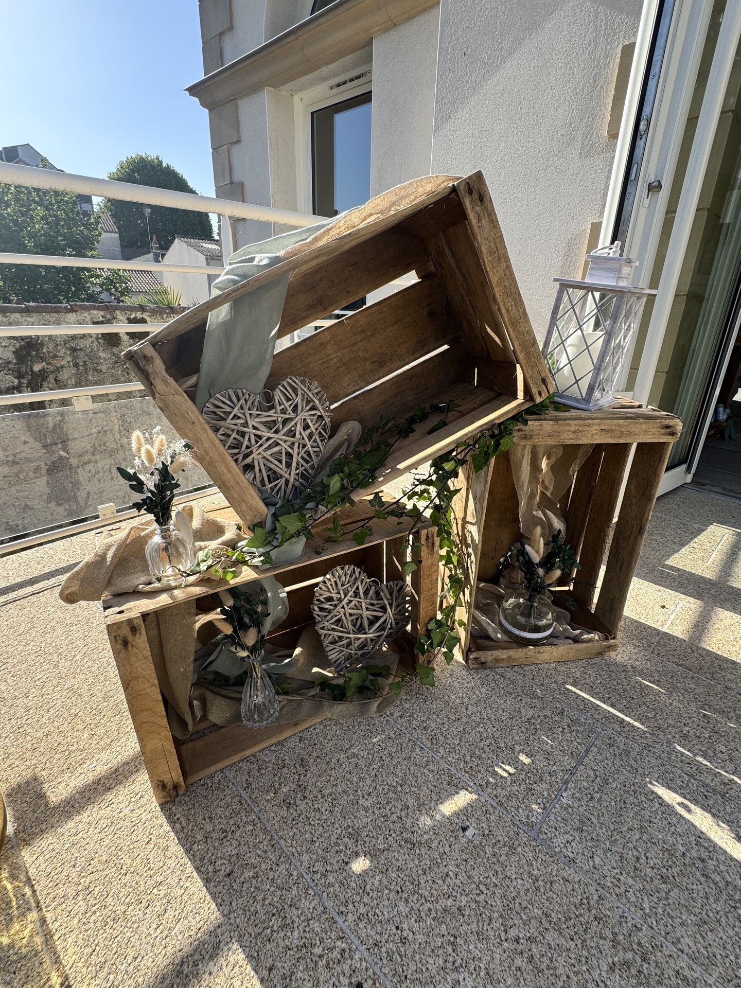 décor cagette en bois feuillage et coeur