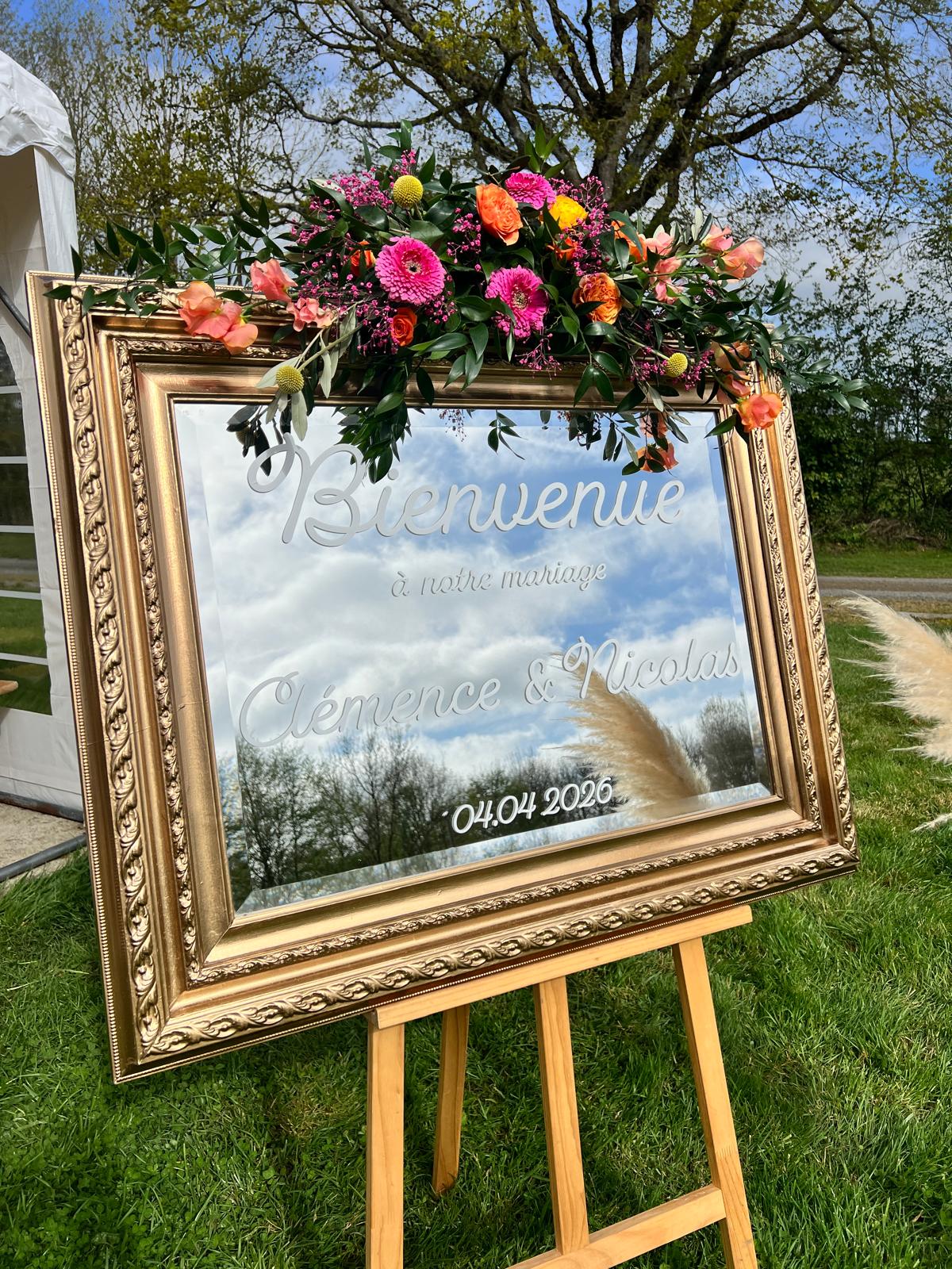 panneau de bienvenu miroir doré et personnalisation,
