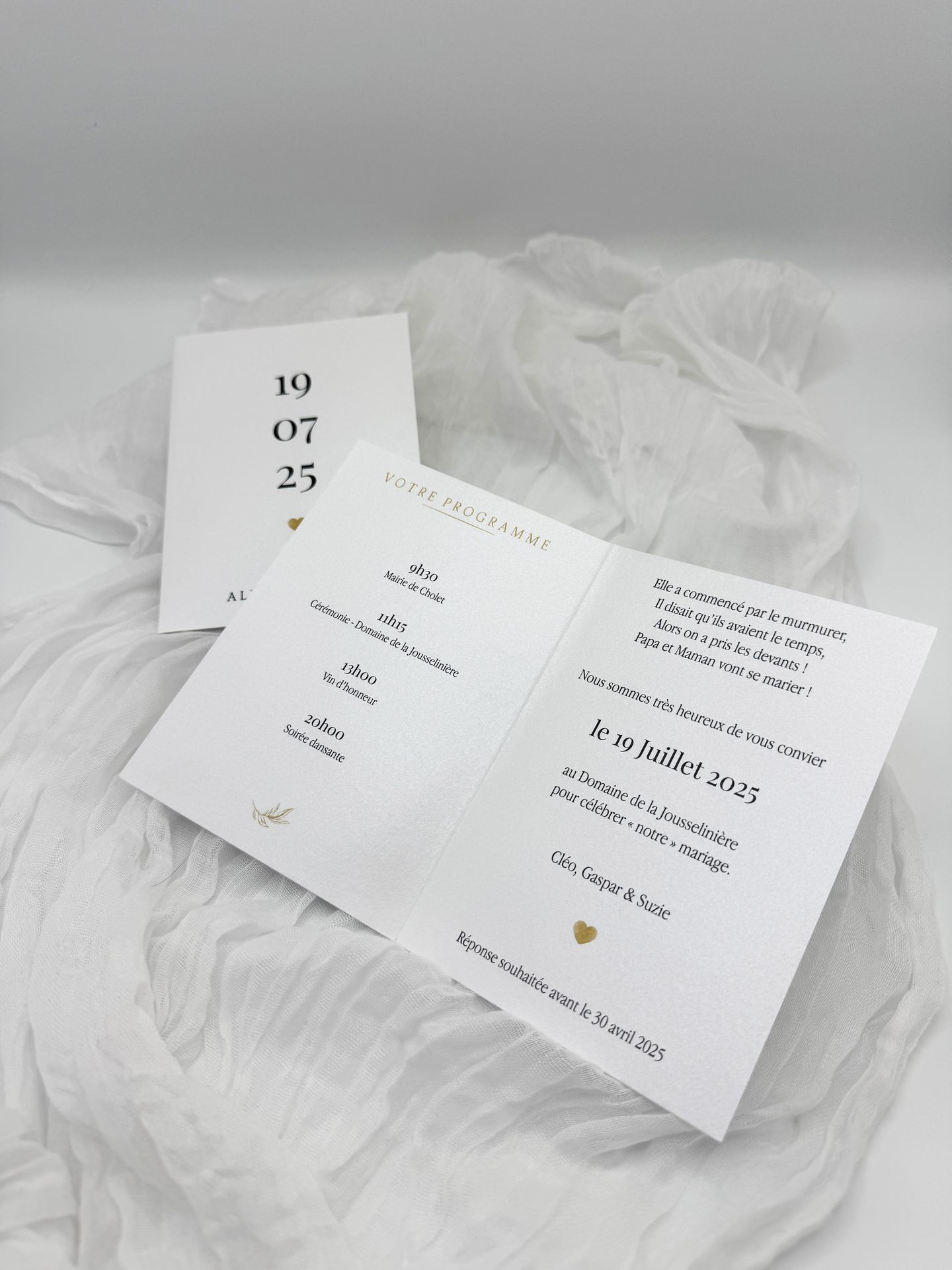 Faire part mariage papier irisé blanc doré