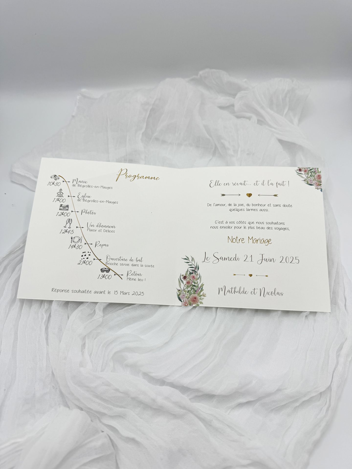 Faire part mariage blanc carré couronne doré fleurs photo mariés