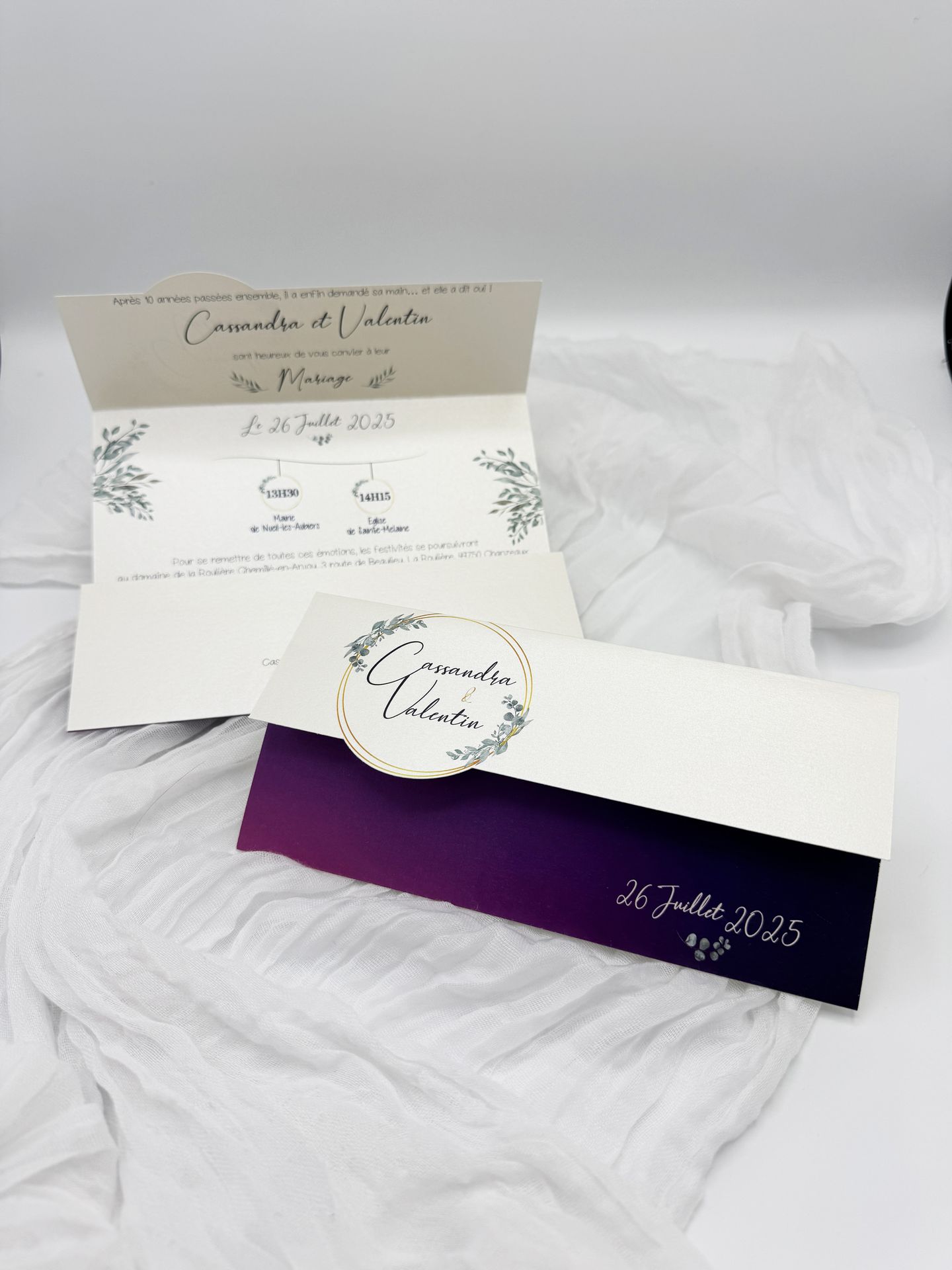 Faire part mariage blanc irisé couronne doré eucalyptus dégradé violet