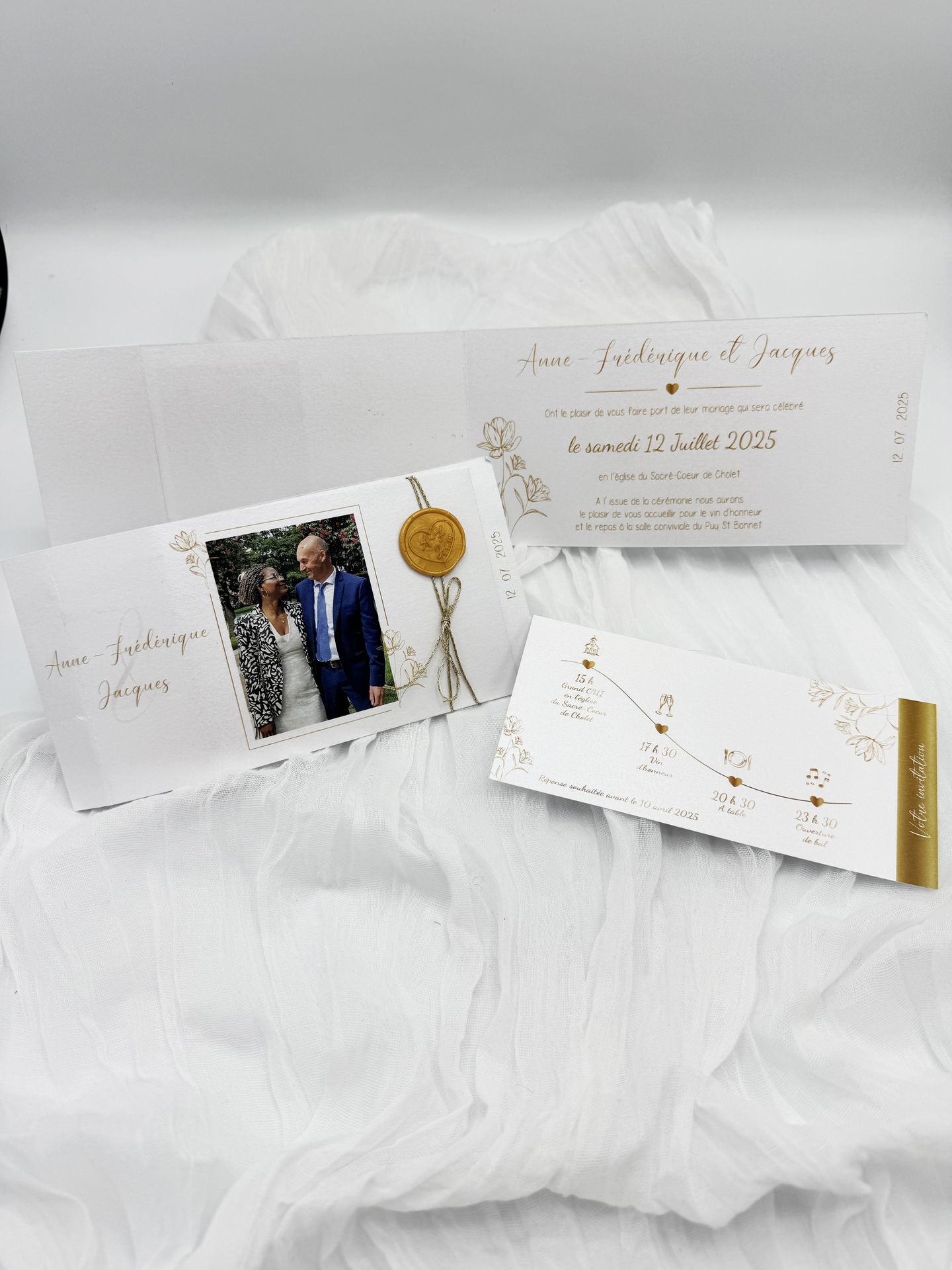 Faire part mariage blanc irisé doré seau de cire fleurs