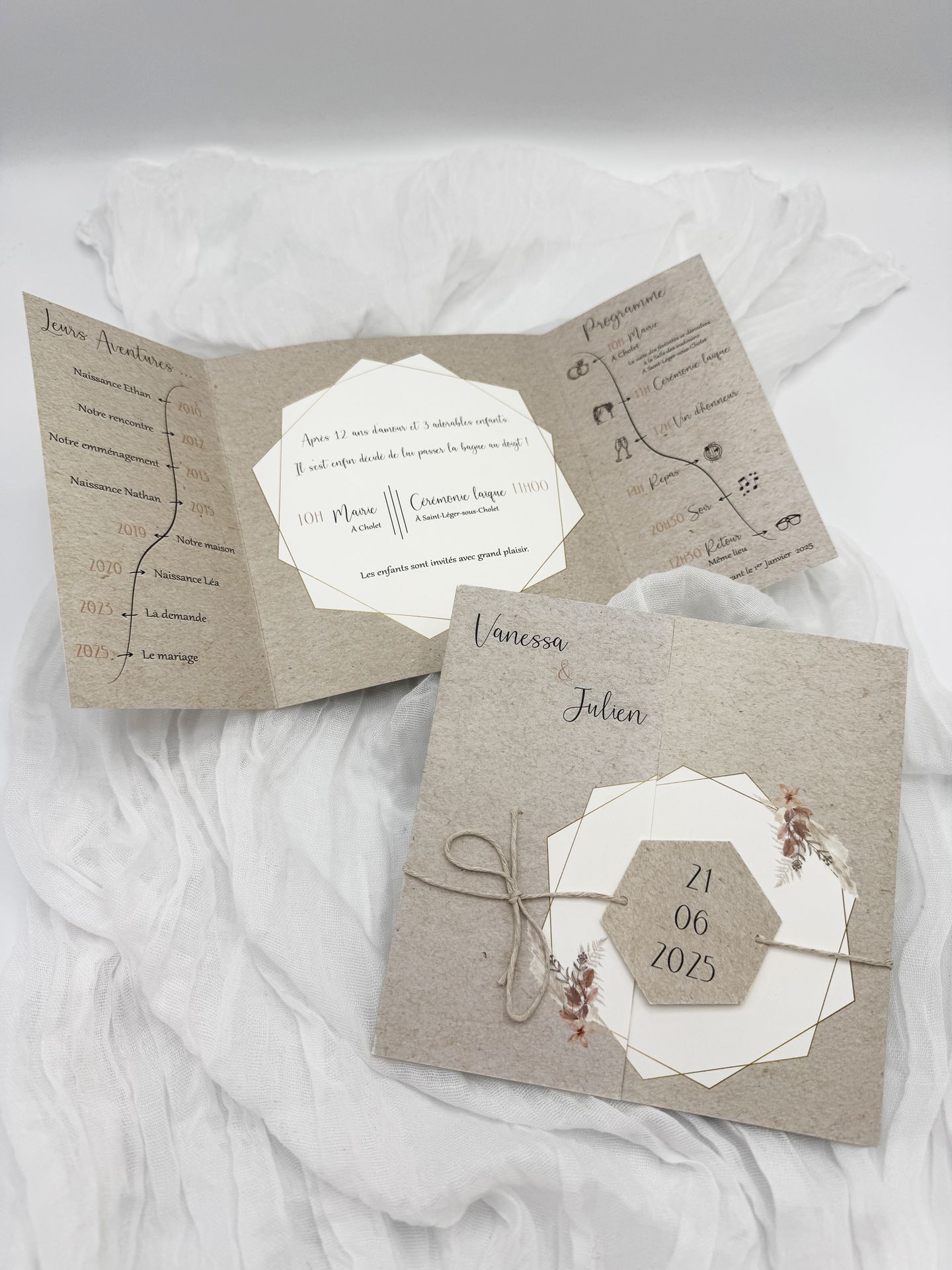 Faire part mariage craft fleurs terracotta forme blanche