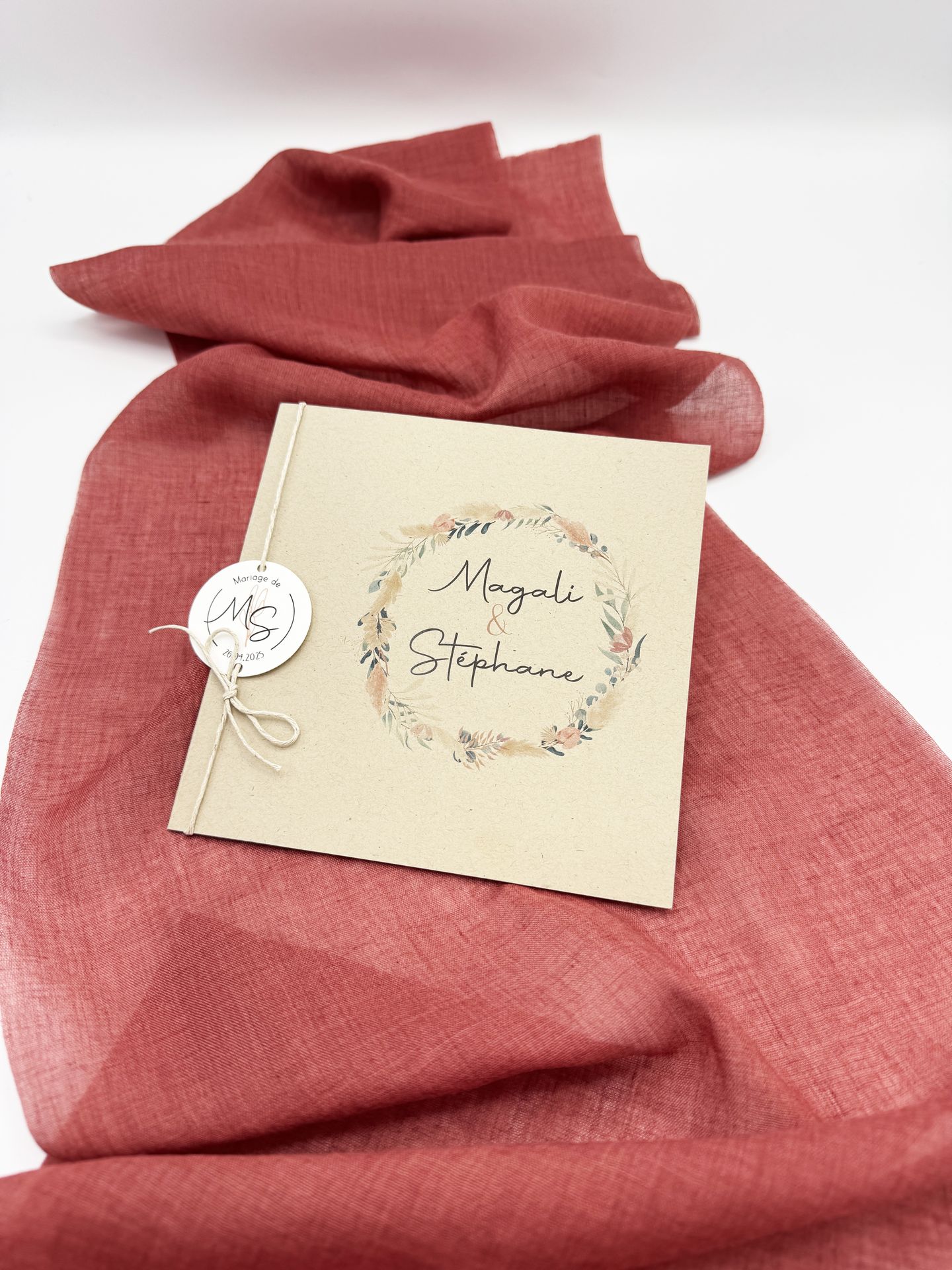 Faire part mariage craft couronne fleurs vieux rose pampas