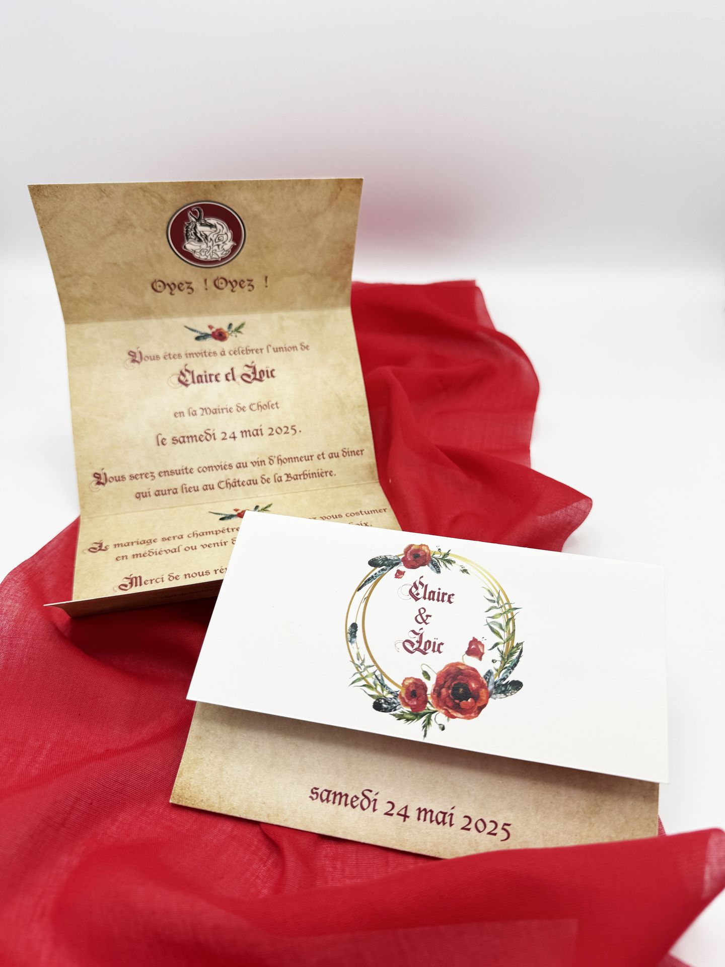 Faire part mariage pirates blanc  couronne doré rose rouge
