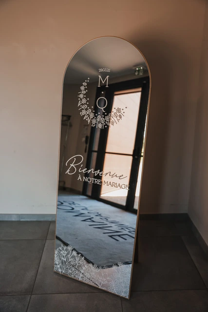 Mariage Domaine de la Sapinière Miroir arrondi personnalisé