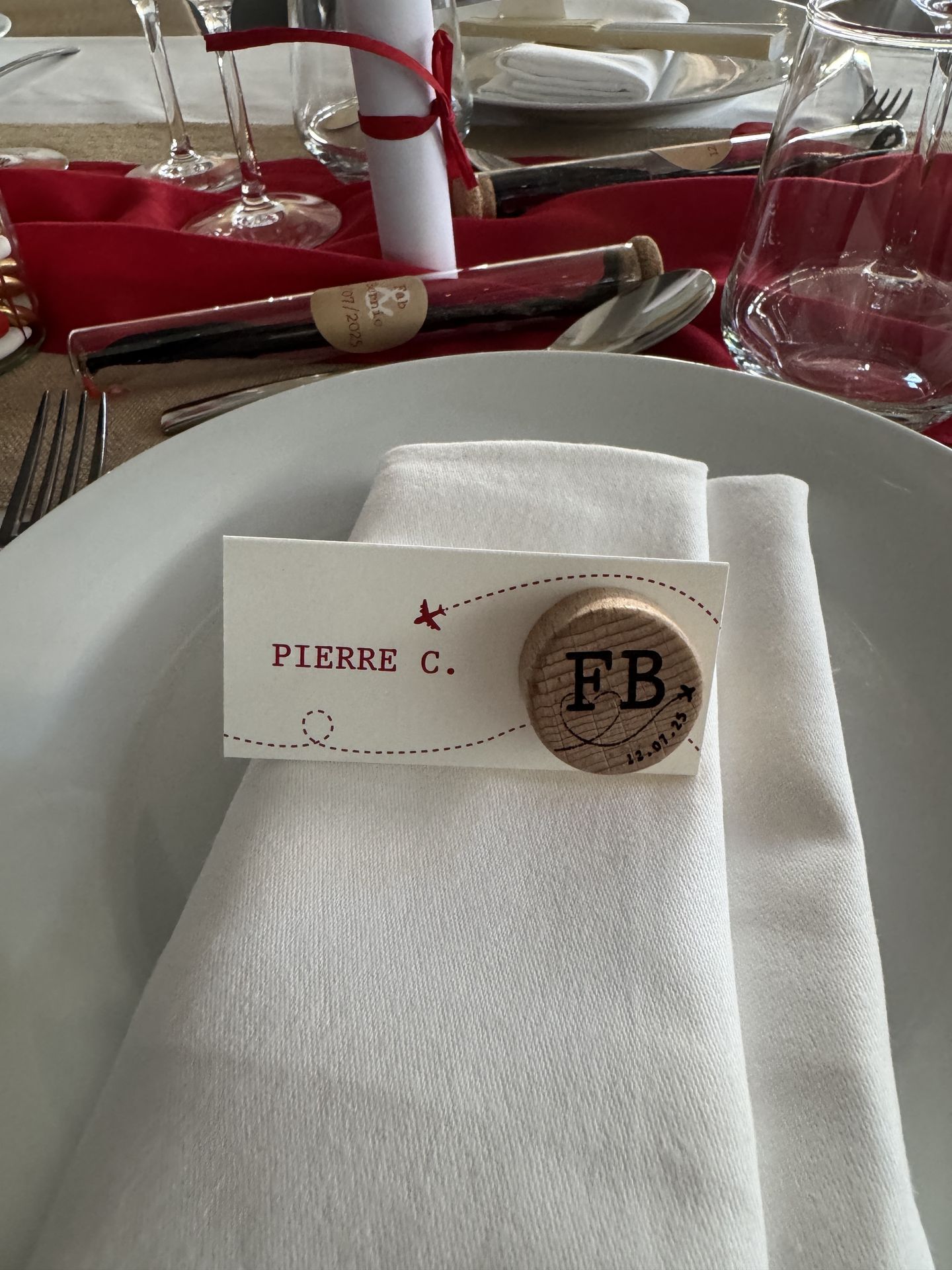 Mariage Chaudefonds sur Layon cadeaux invités bouchon de vin et marque place