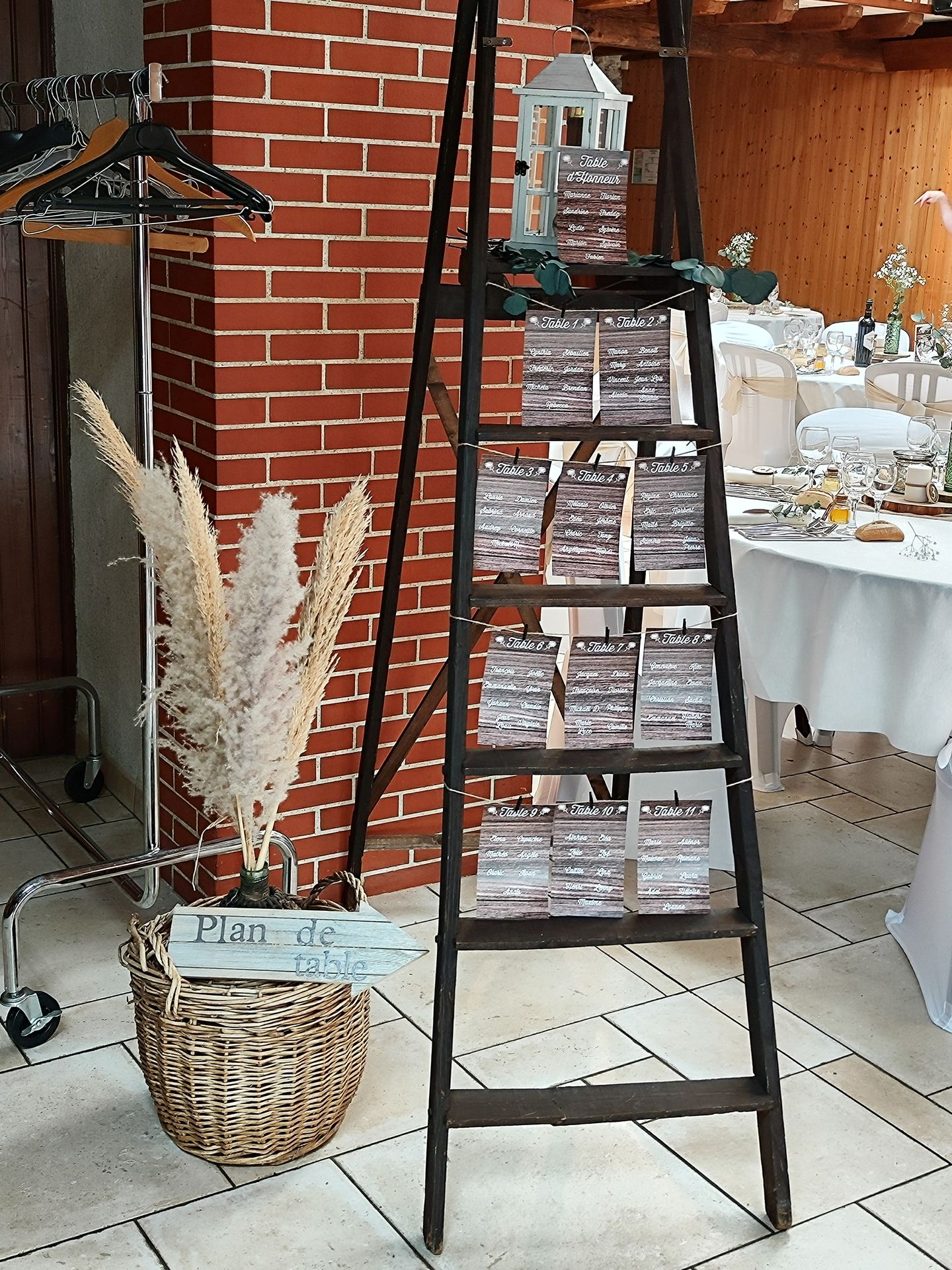 Mariage Domaine des dodais plan de table échelle bois pampas lanterne