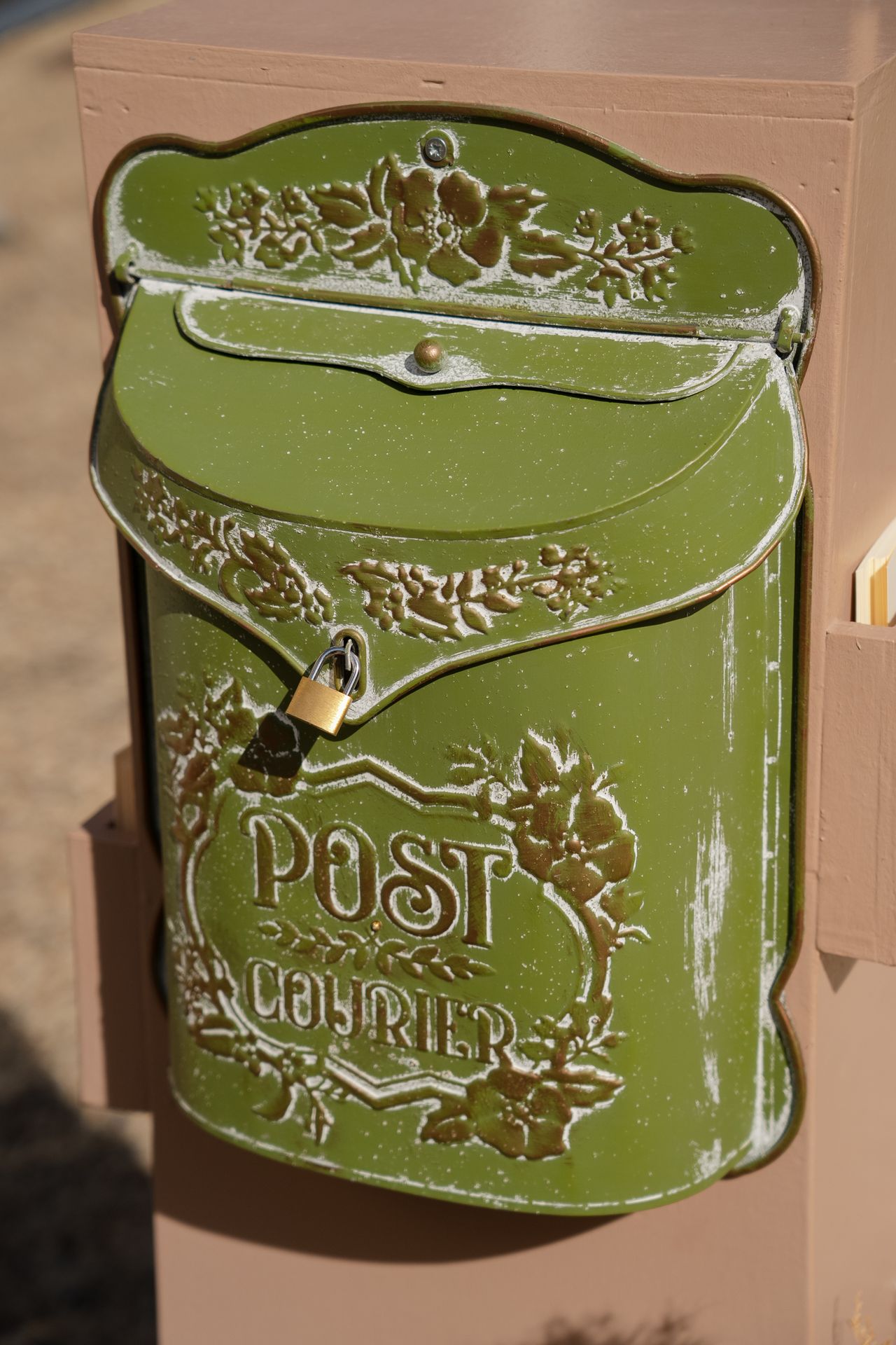 Mariage la thévinière boite au lettre verte
