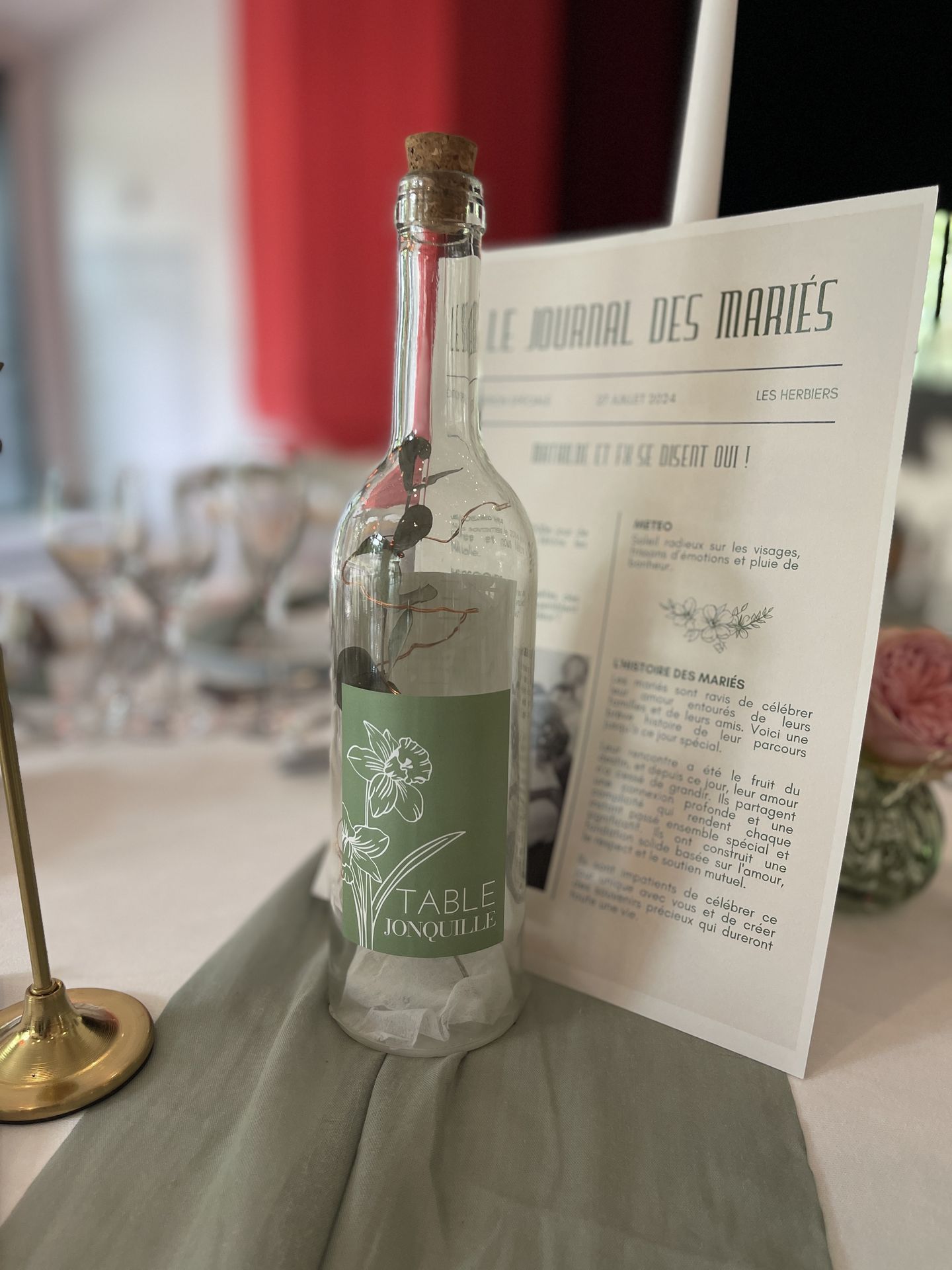 Mariage les Landebaudières journal des mariés bouteille en verre vert sauge personnalisé