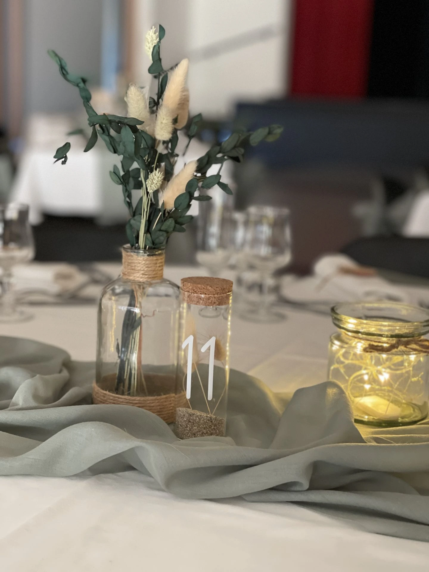 Mariage Espace Galerne vases transparent et corde feuillage et chaton éprouvette numéo vase les