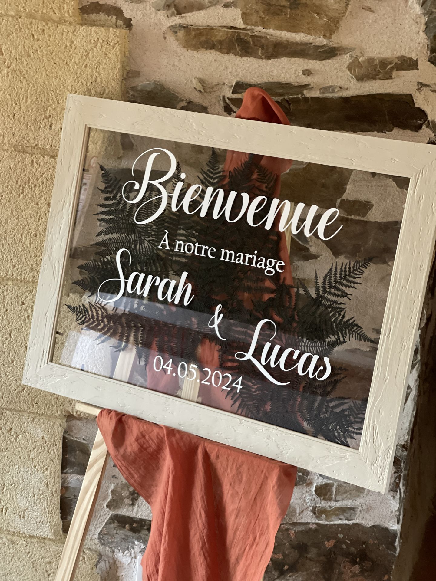 Mariage La Rabotière panneau miroir de bienvenue en ivoire tissu rose