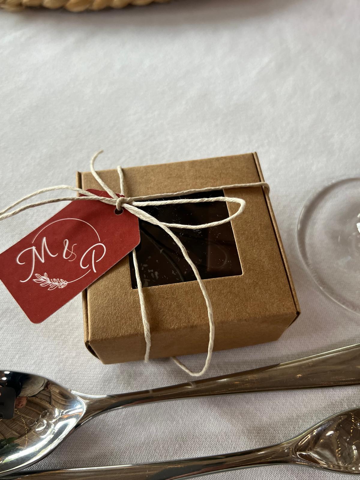 Mariage Domaine du Moulin Neuf cadeaux invités boite chocolat