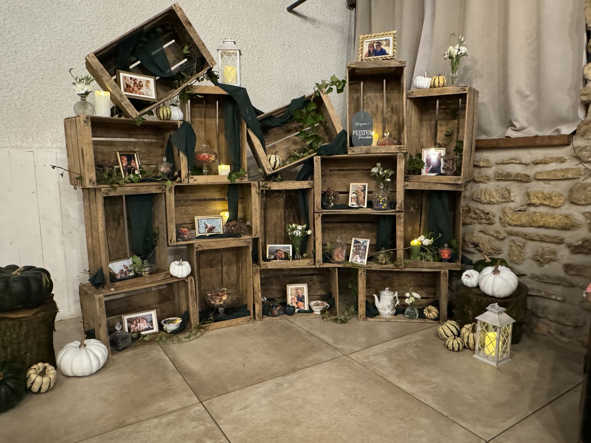 Mariage La Grange du Lay décor caisse à pommes photos bar gourmandise citrouille blanche