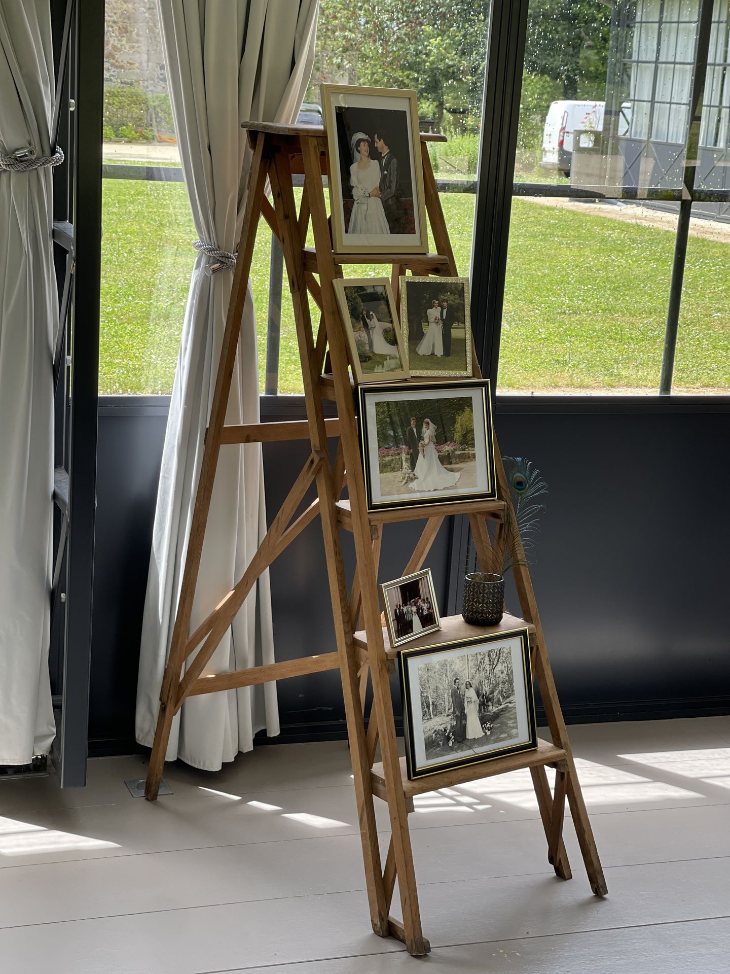 Mariage La Frogerie échelle en bois exposition photos ancienne