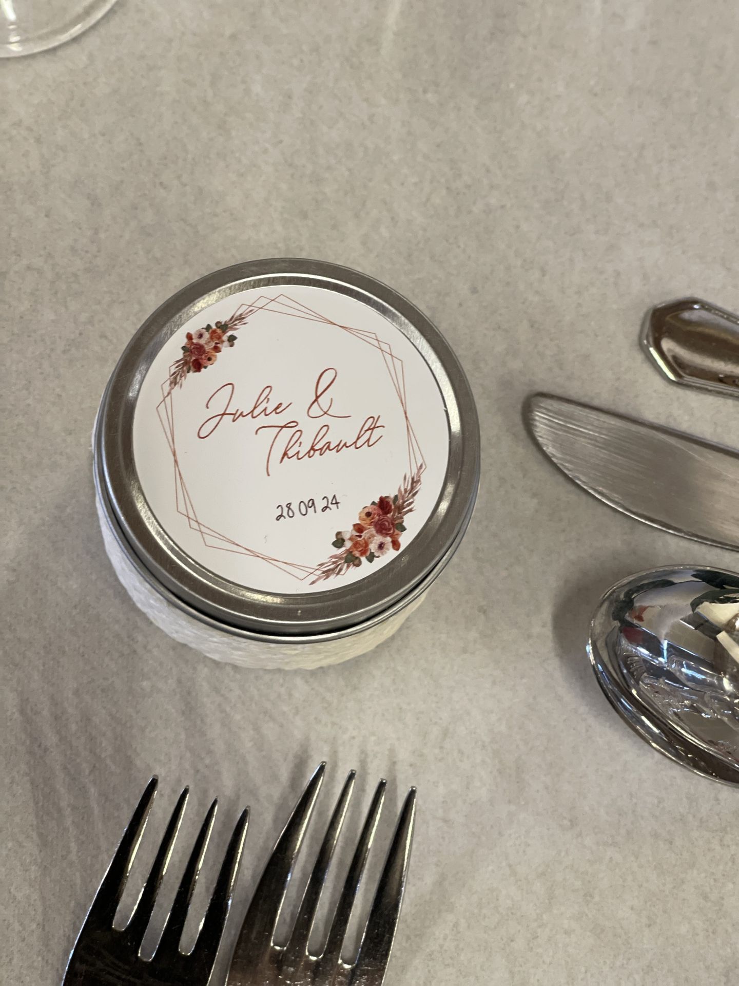 Mariage La Prairie cadeaux invités pots dragée personnalisé