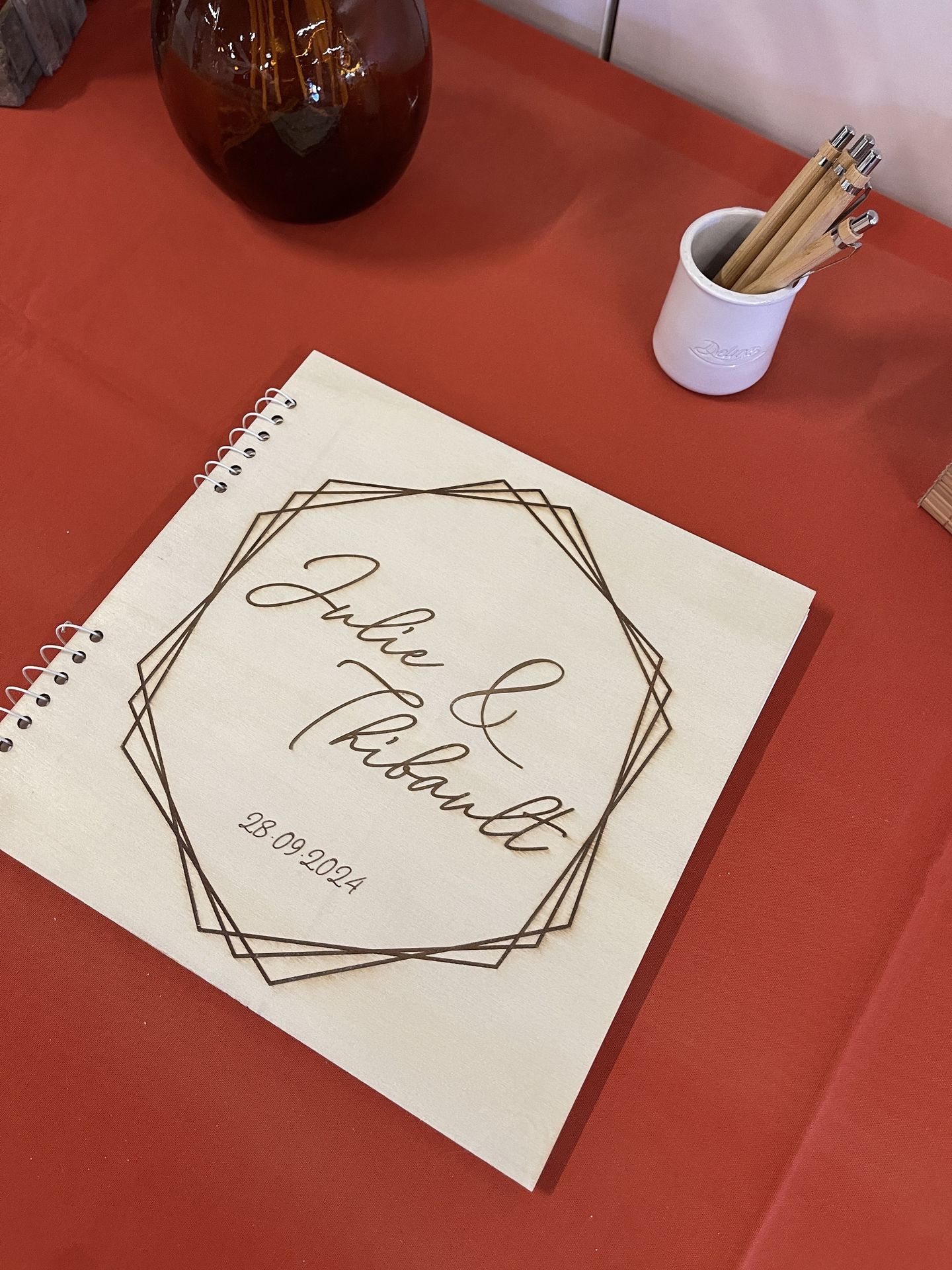 Mariage La Prairie  livre d'or bois gravée personnalisé