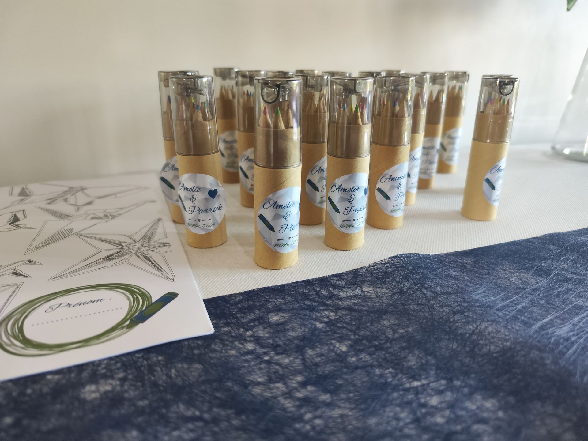 Mariage La Prairie espace coloriage pot de crayon personnalisé