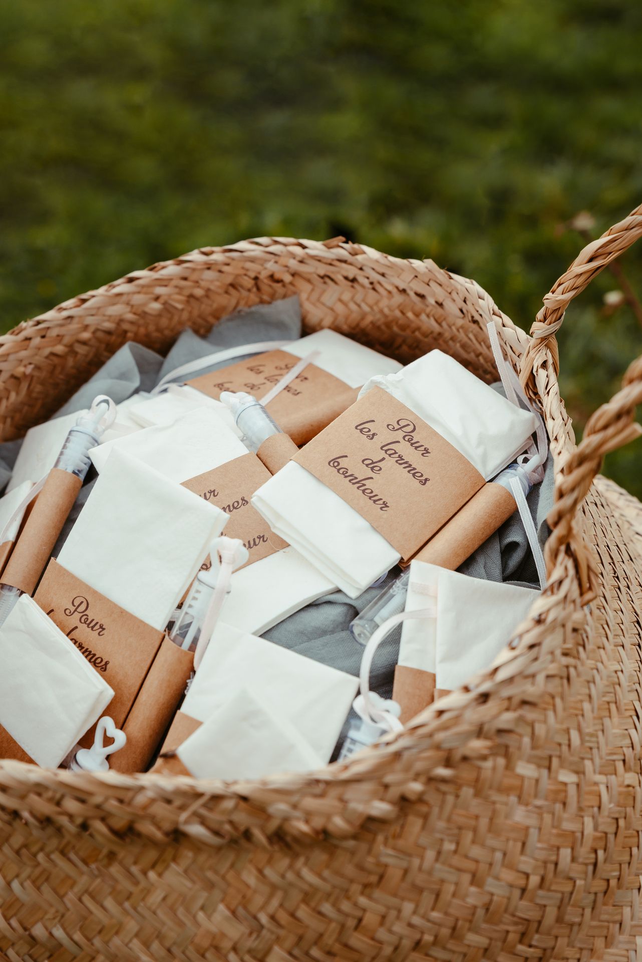 Mariage La Vallée de la Roche set de mouchoirs larmes de bonheurs et tube à bulle