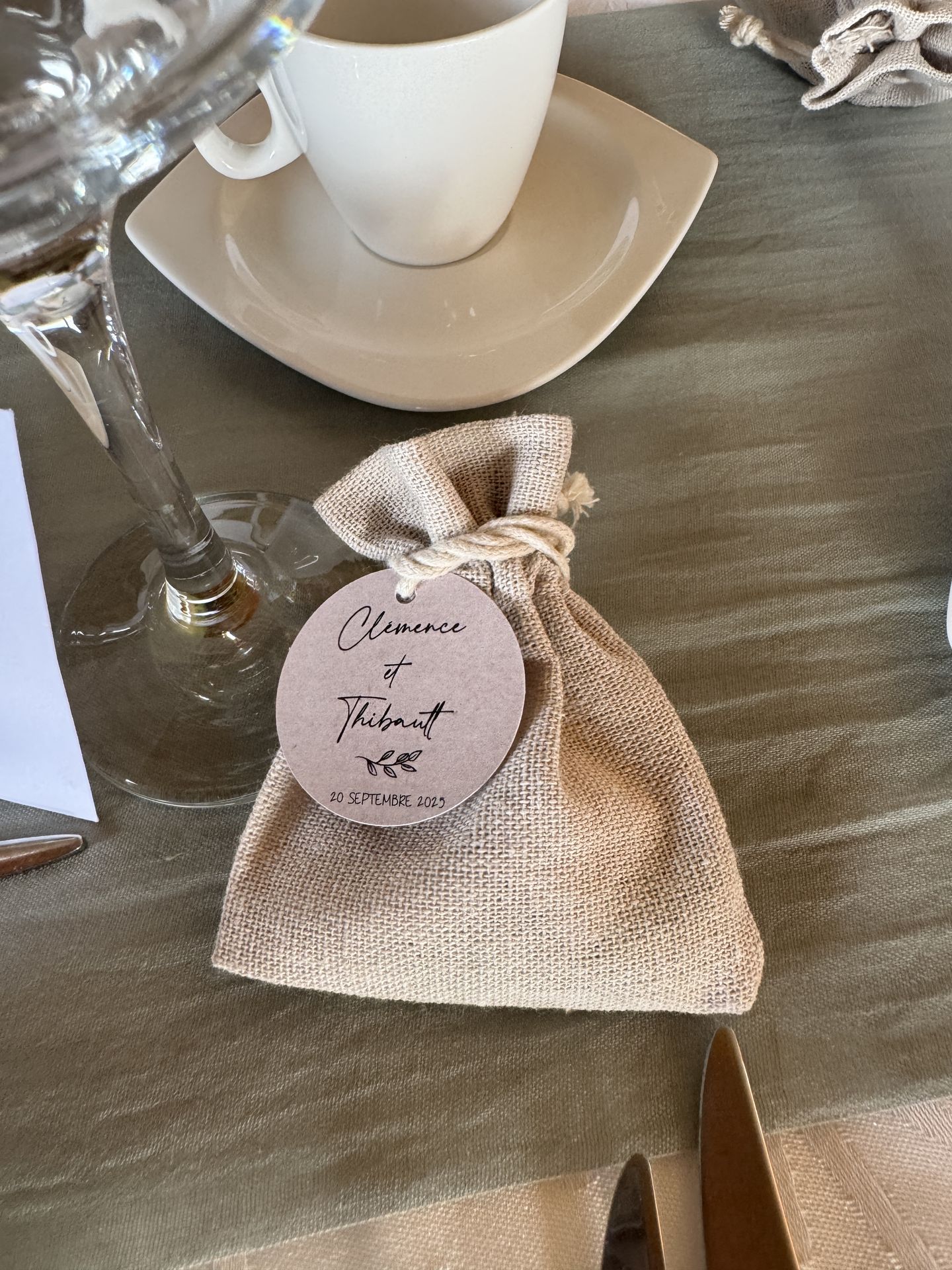 Mariage La Chaumerie sachet en lin personnalisé dragée