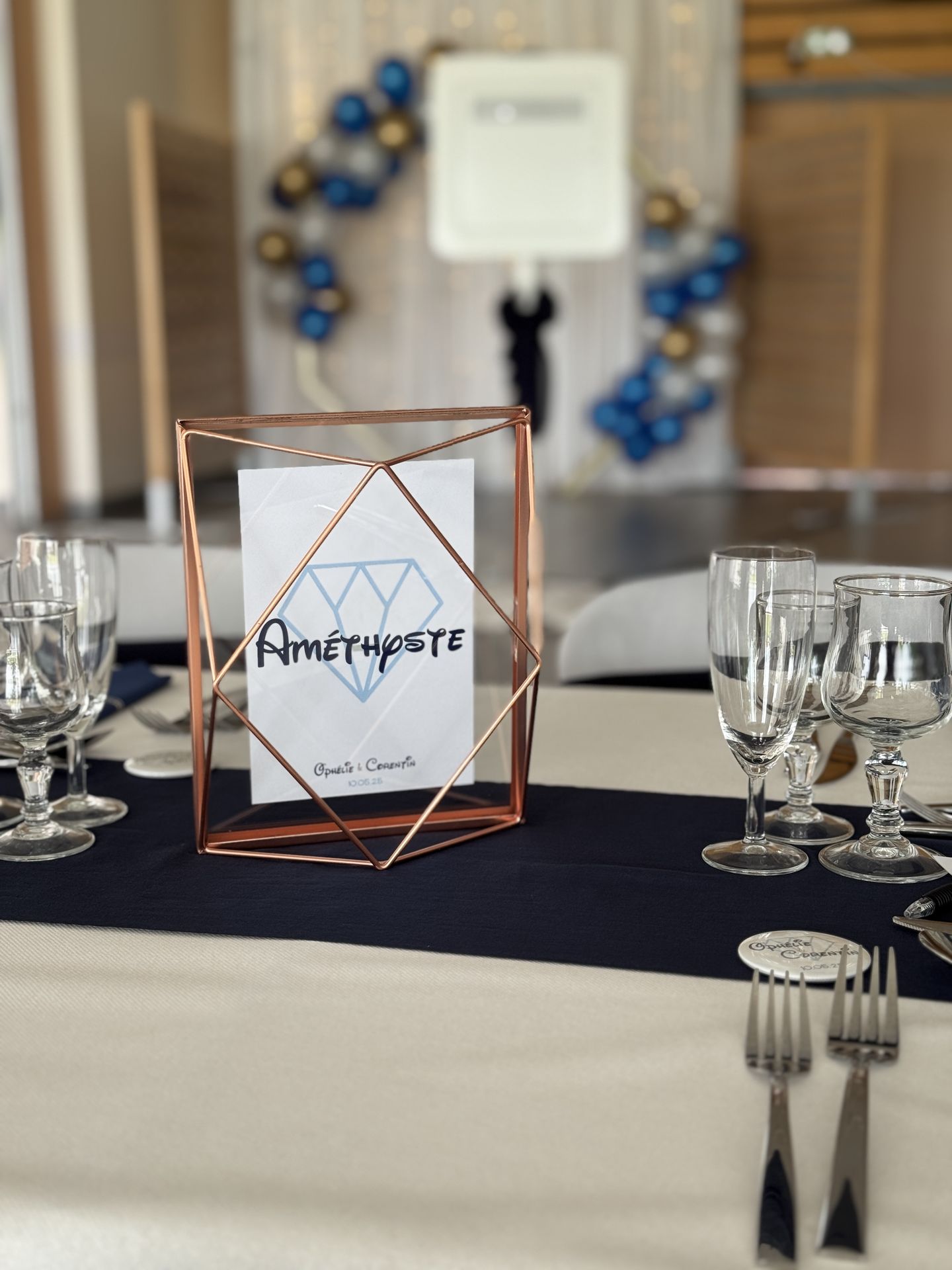 Mariage Espace Galerne nom de table cadre bronze