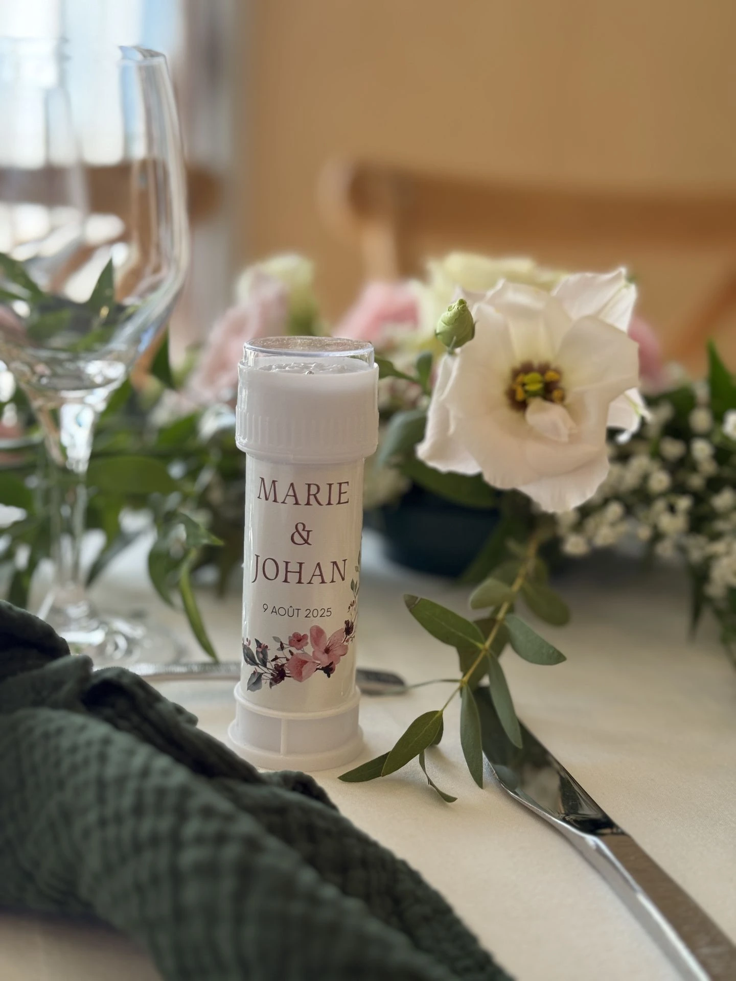 Mariage Domaine 4 Plumes tube à bulle personnalisé