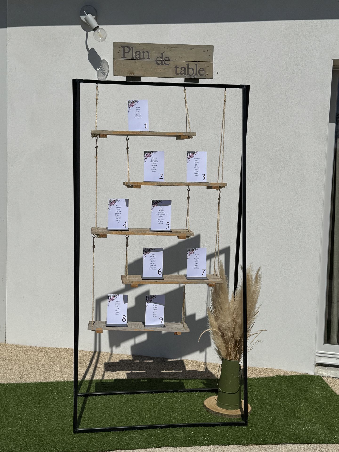 Mariage Domaine 4 Plumes plan de table balançoire vase pampas