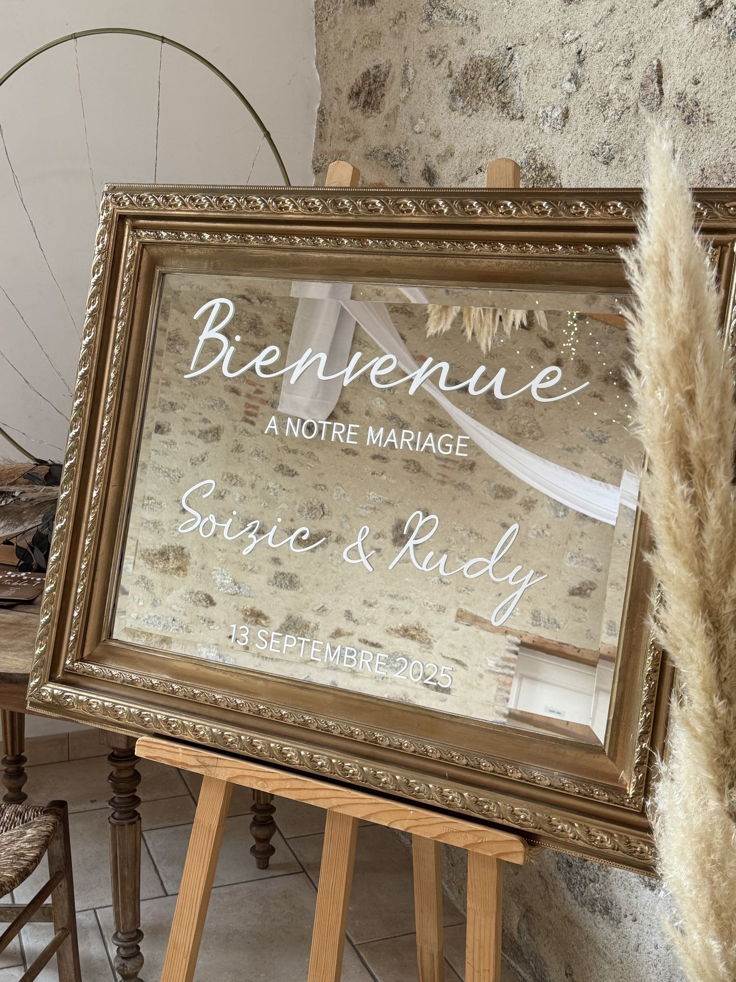 Mariage O Trois Lieux panneau de bienvenue miroir dorée personnalisé pampas
