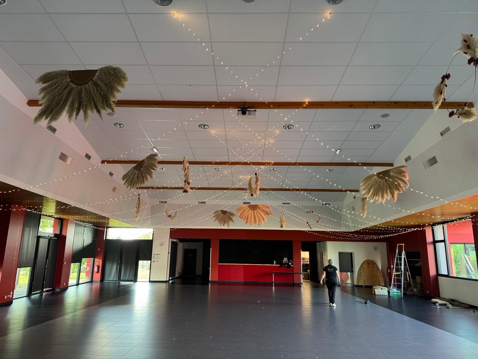Mariage Salle Côté Jardin ciel étoilé croisée pampas