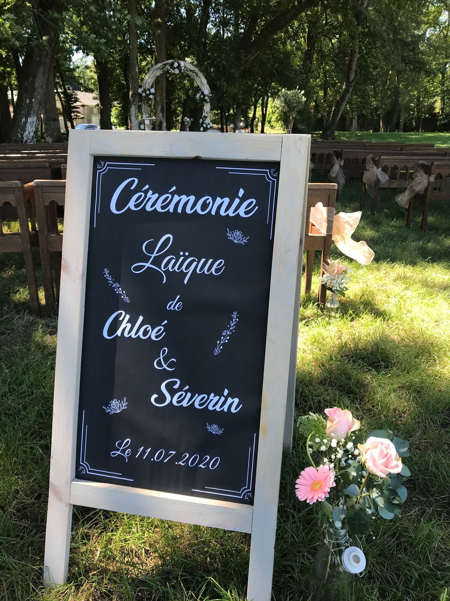 Mariage Domaine de L'Oiselinière panneau de bienvenue ardoise cérémonie laique