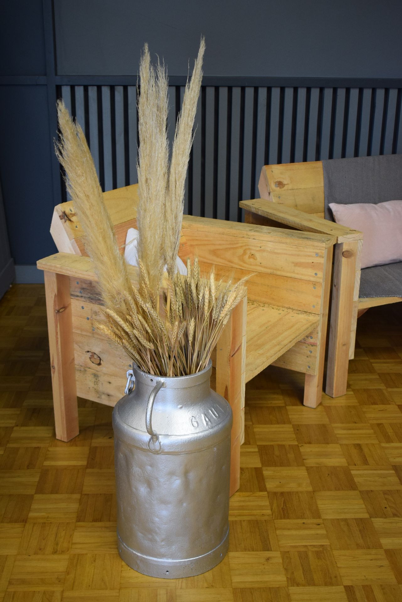 Mariage Salle L'Arc en Ciel pot laitière épis de blé et pampas