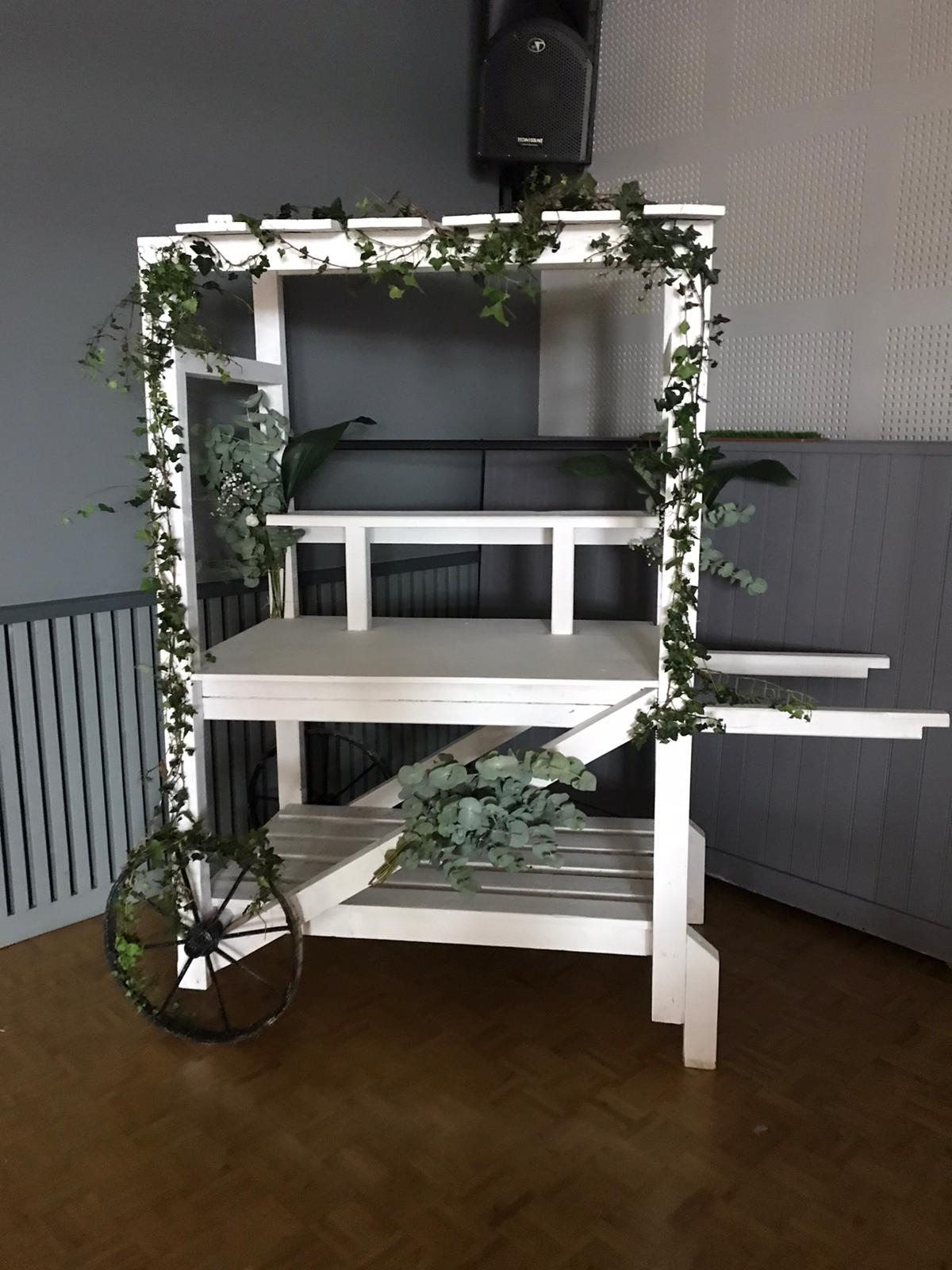 Mariage Salle L'Arc en Ciel chariot blanc lière