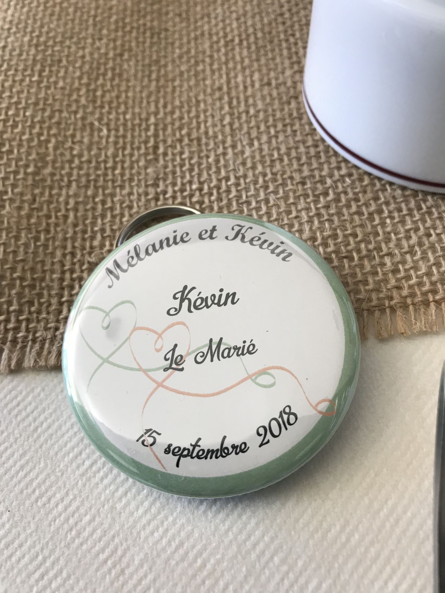 Mariage Salle L'Arc en Ciel cadeaux invités décapsuleurs personnalisé