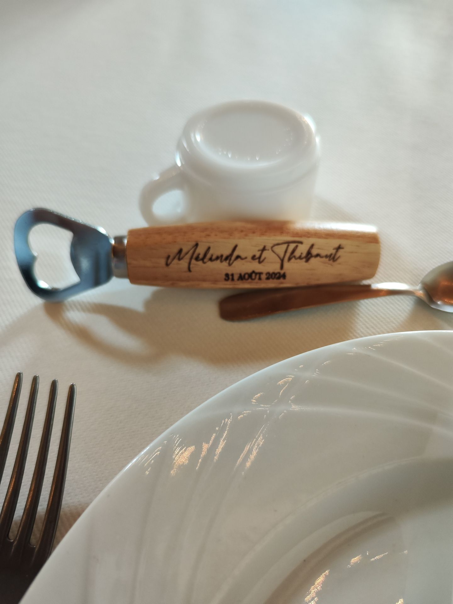 Mariage Salle de l'Etenduère décapsuleur en bois personnalisé