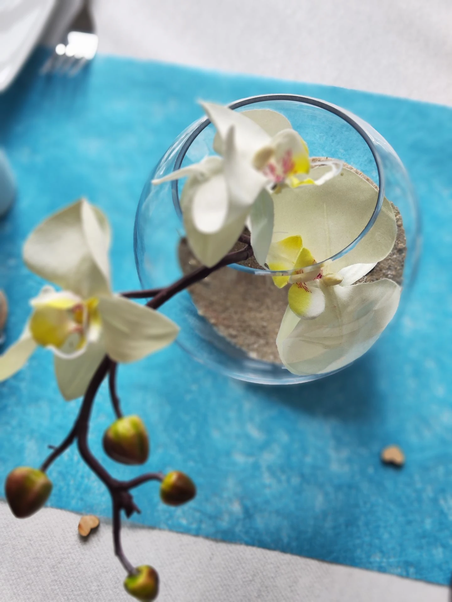 Mariage Salle du Verger Vase orchidée et sable