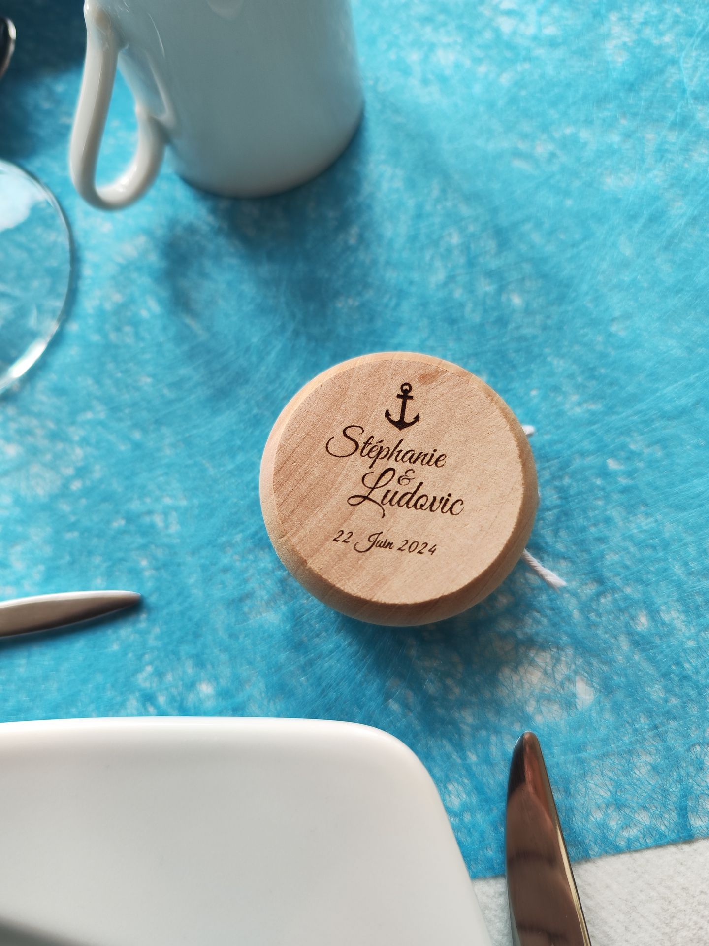 Mariage Salle du Verger cadeaux invités yoyo en bois personnalisé