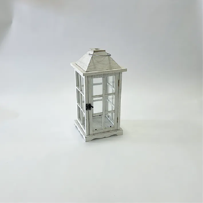 [LOC110] Lanterne bois