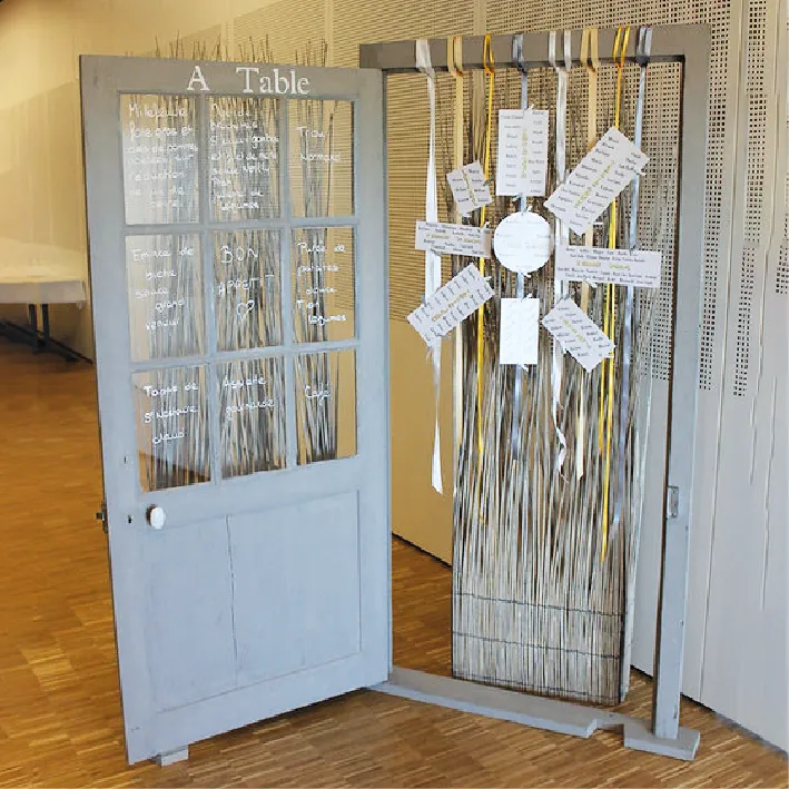 [LOC139] Porte à carreaux