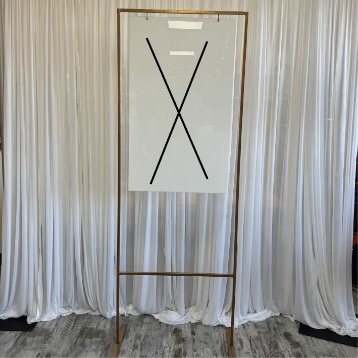 [LOC433] Petite structure dorée