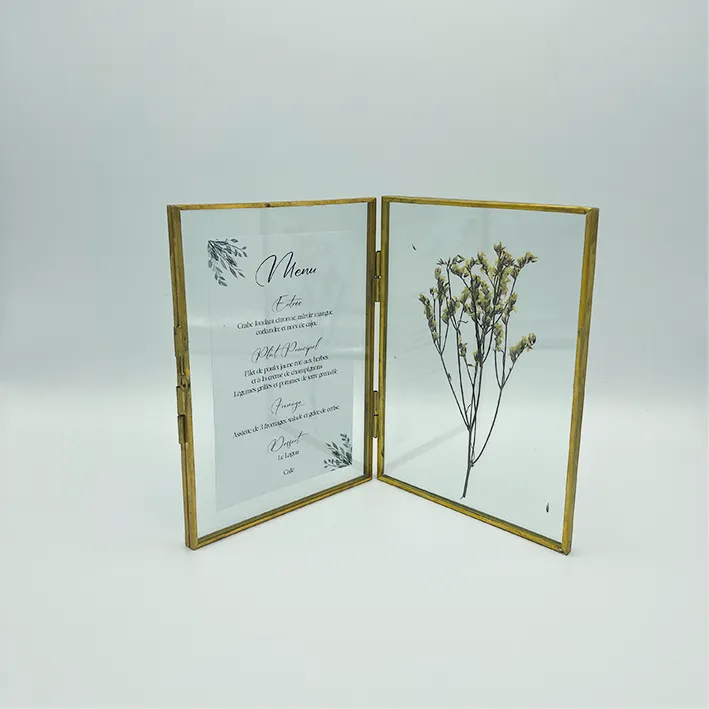 [LOC252] Cadre livre avec fleurs